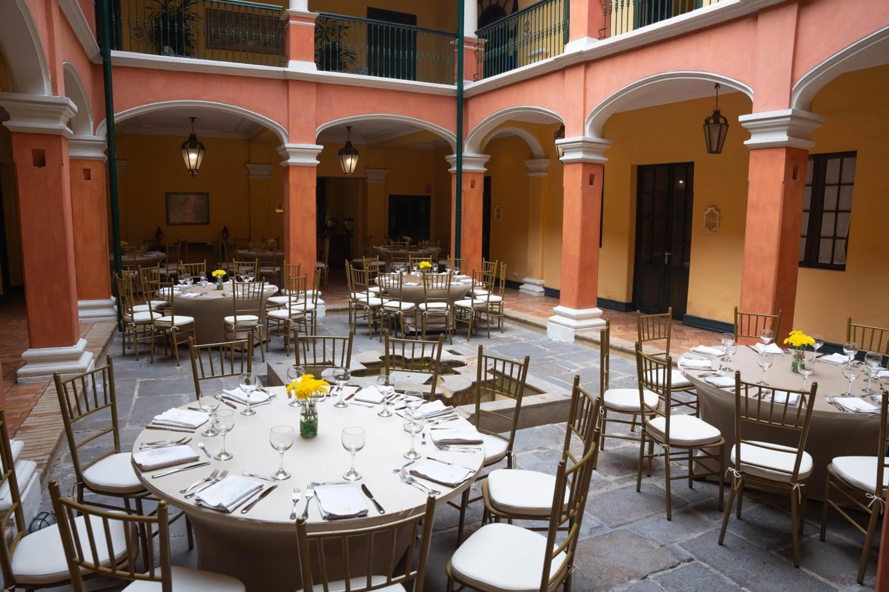 Property building in Hotel De La Opera