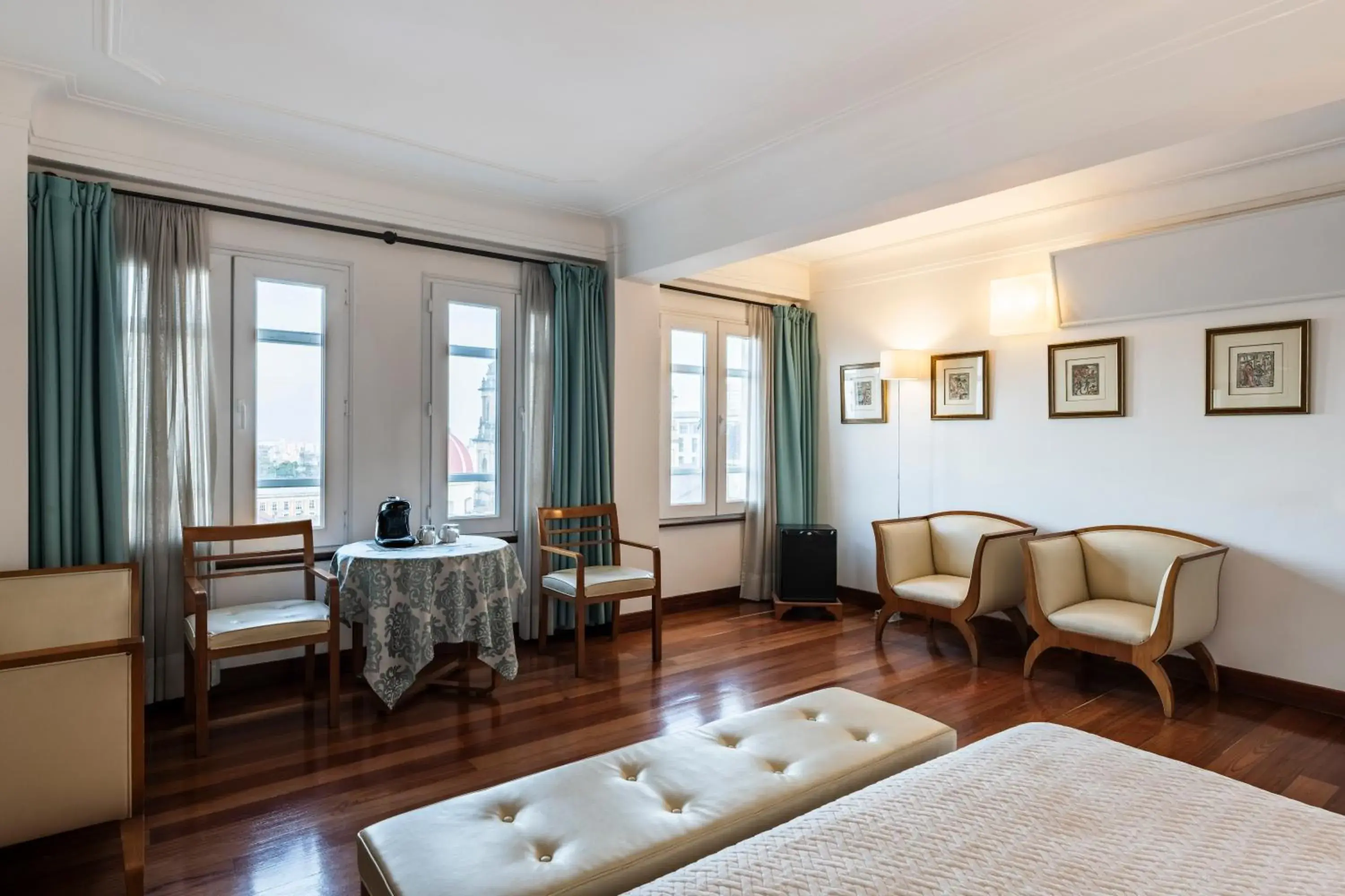 Junior Suite in Hotel De La Opera Junior Suite in Hotel De La Opera