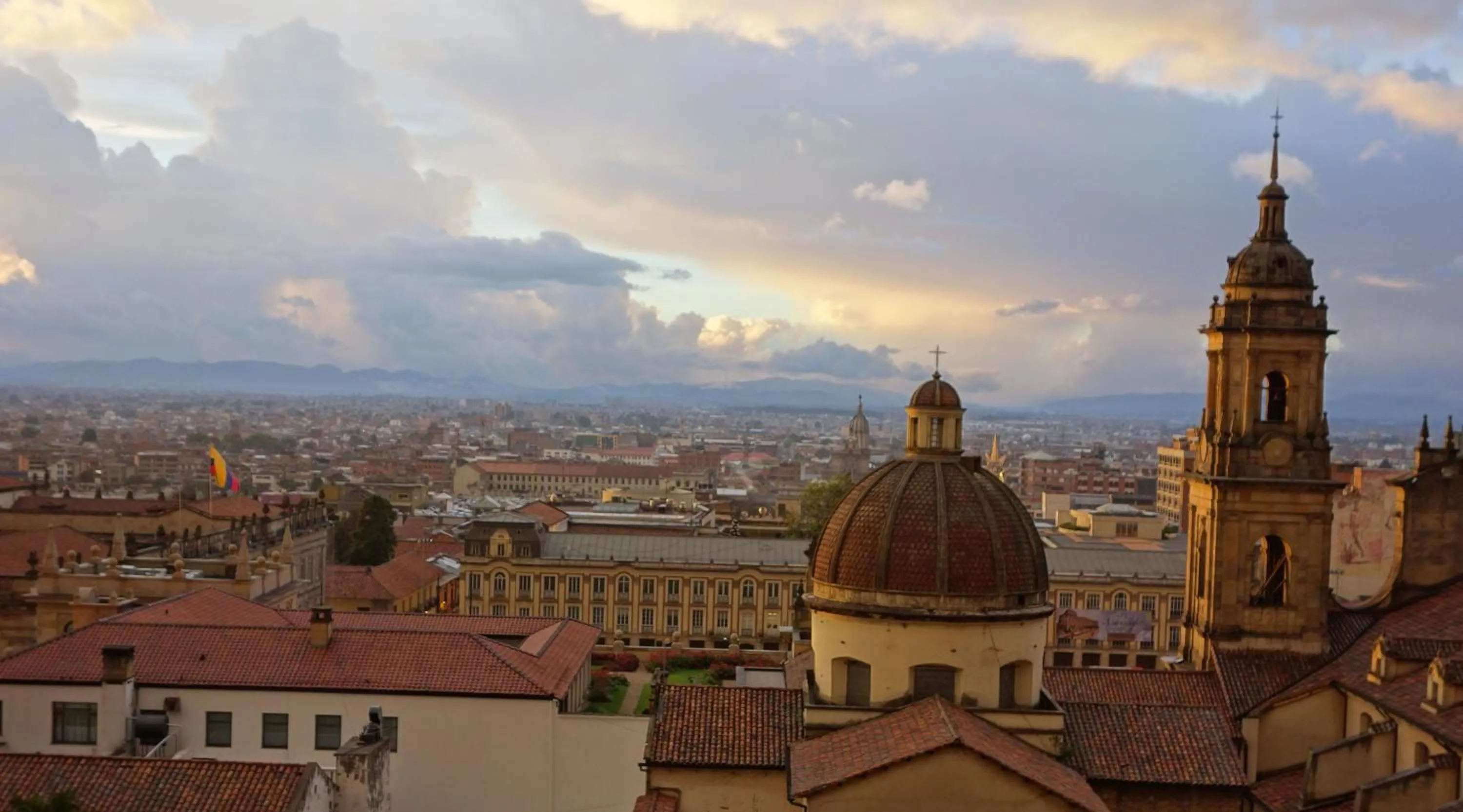 Restaurant/places to eat in Hotel De La Opera