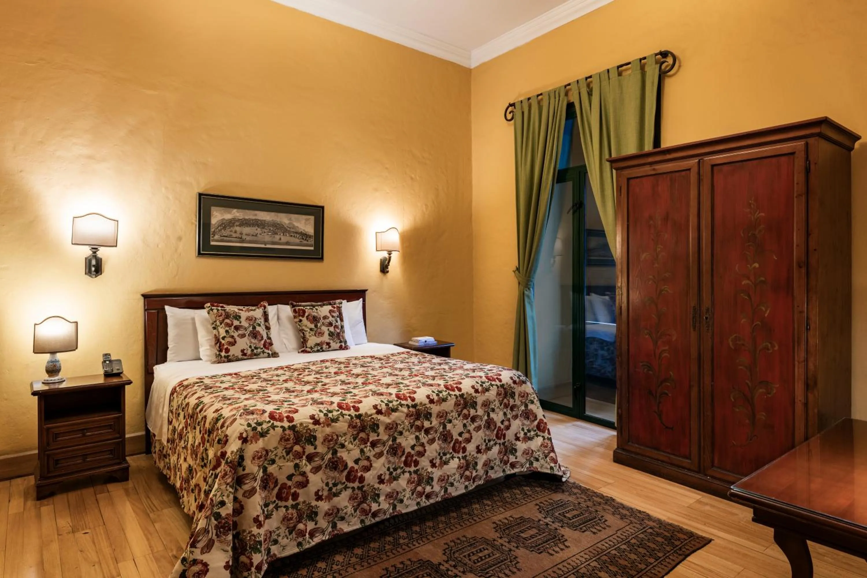 Bed in Hotel De La Opera