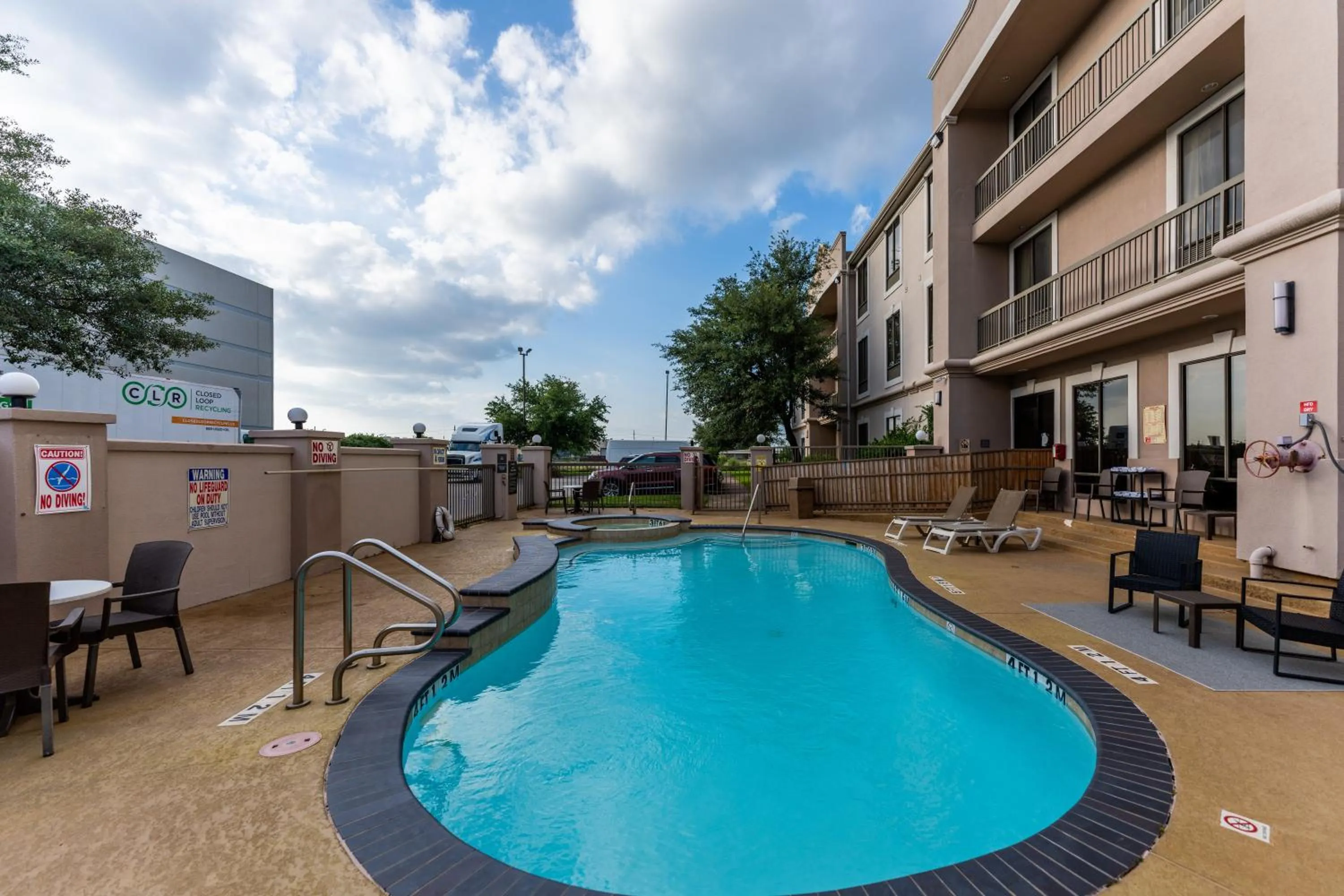 Property building in Comfort Suites Houston West at Clay Road