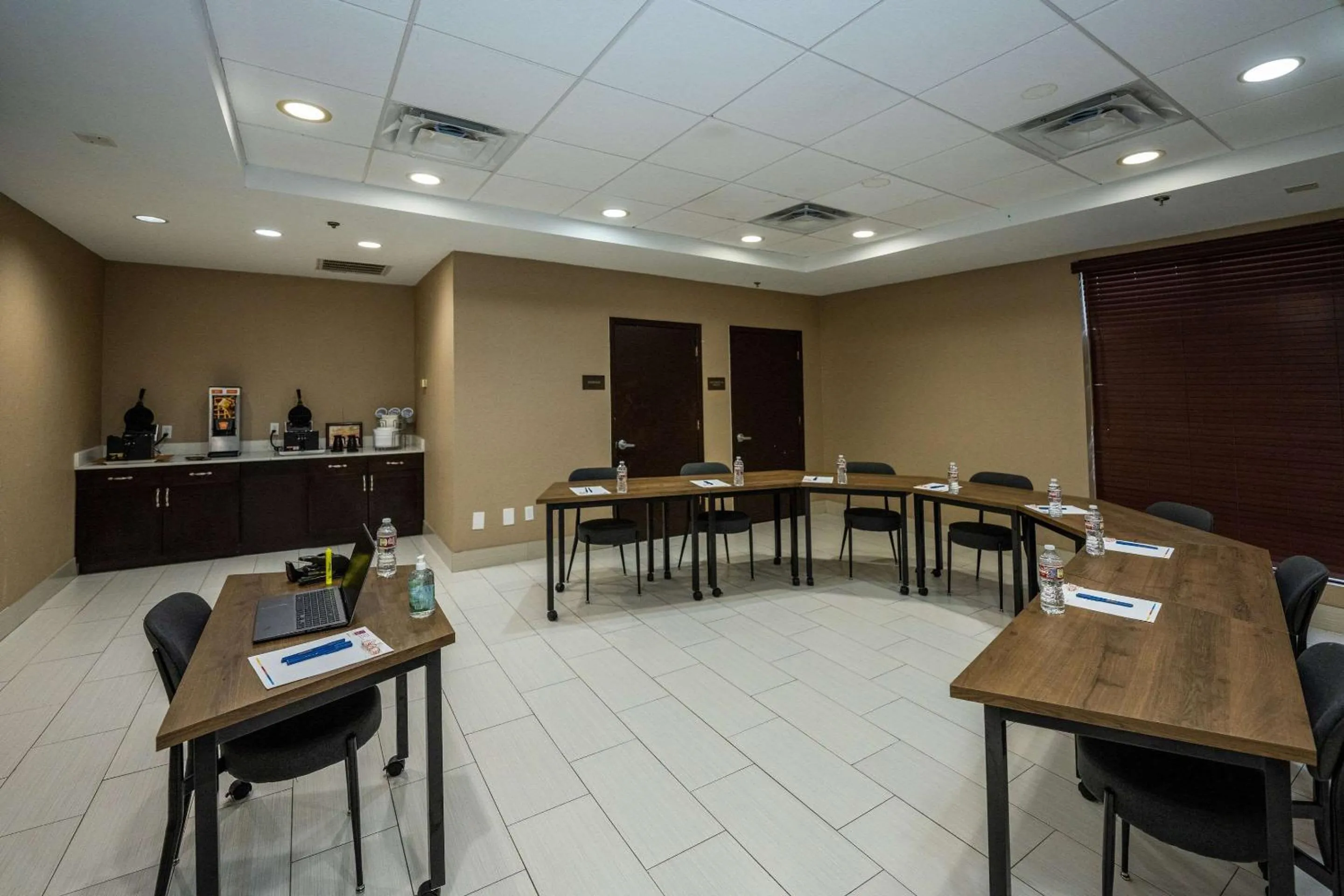 Meeting/conference room in Comfort Suites Houston West at Clay Road