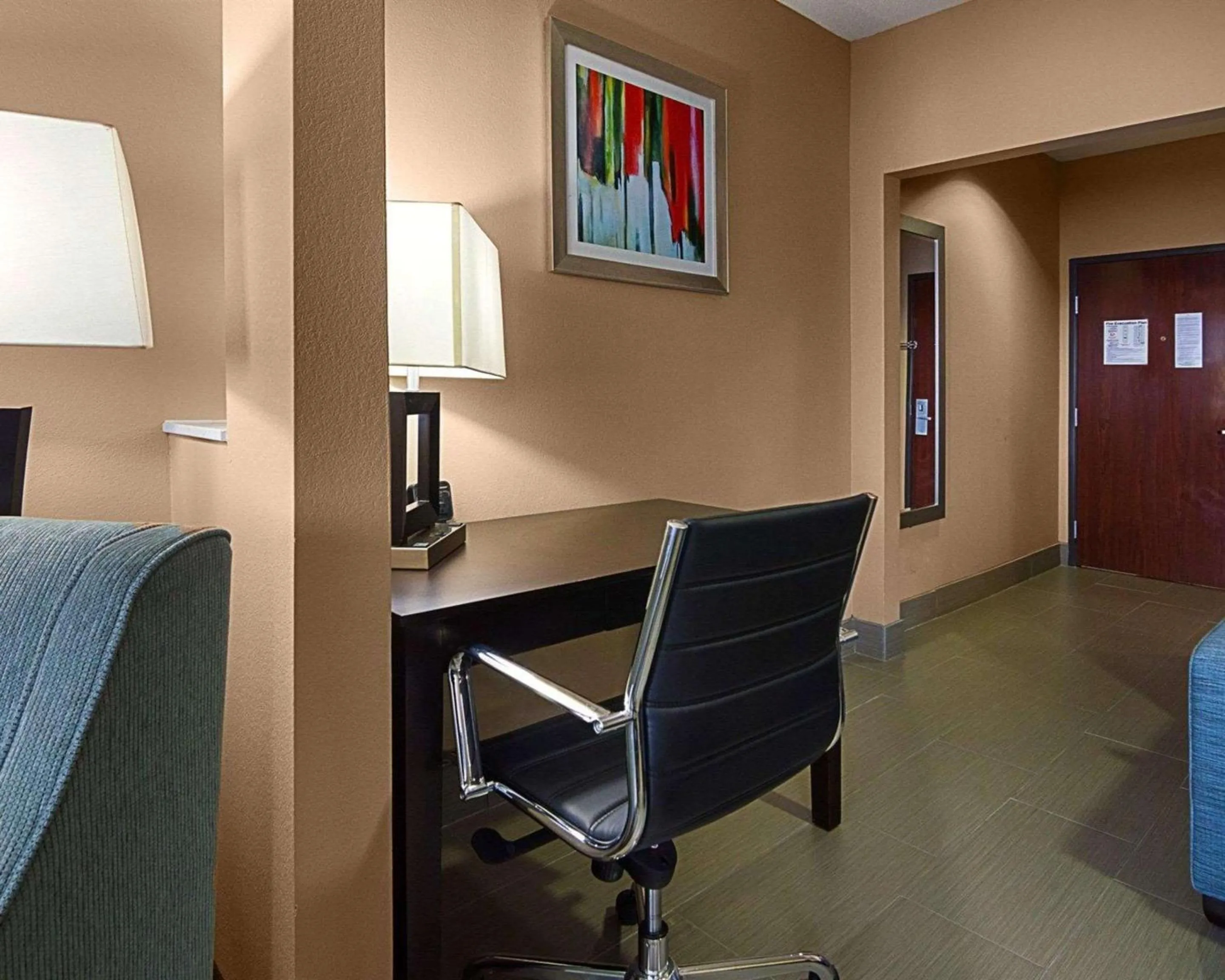 Photo of the whole room in Comfort Suites Houston West at Clay Road