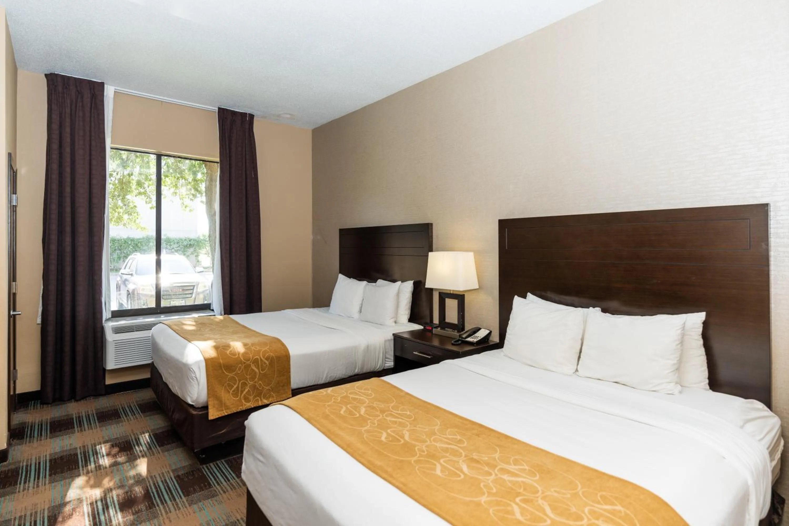 Bed in Comfort Suites Houston West at Clay Road