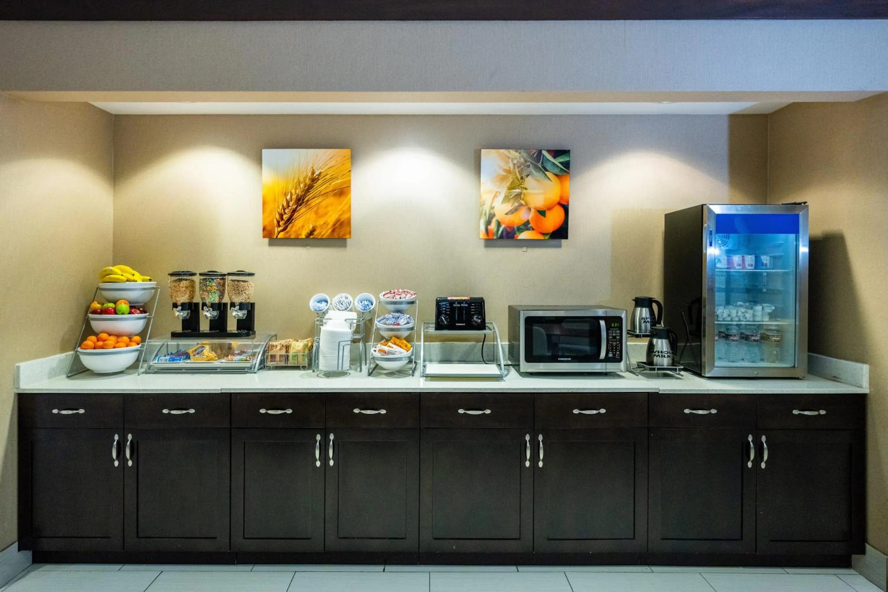 Coffee/tea facilities in Comfort Suites Houston West at Clay Road