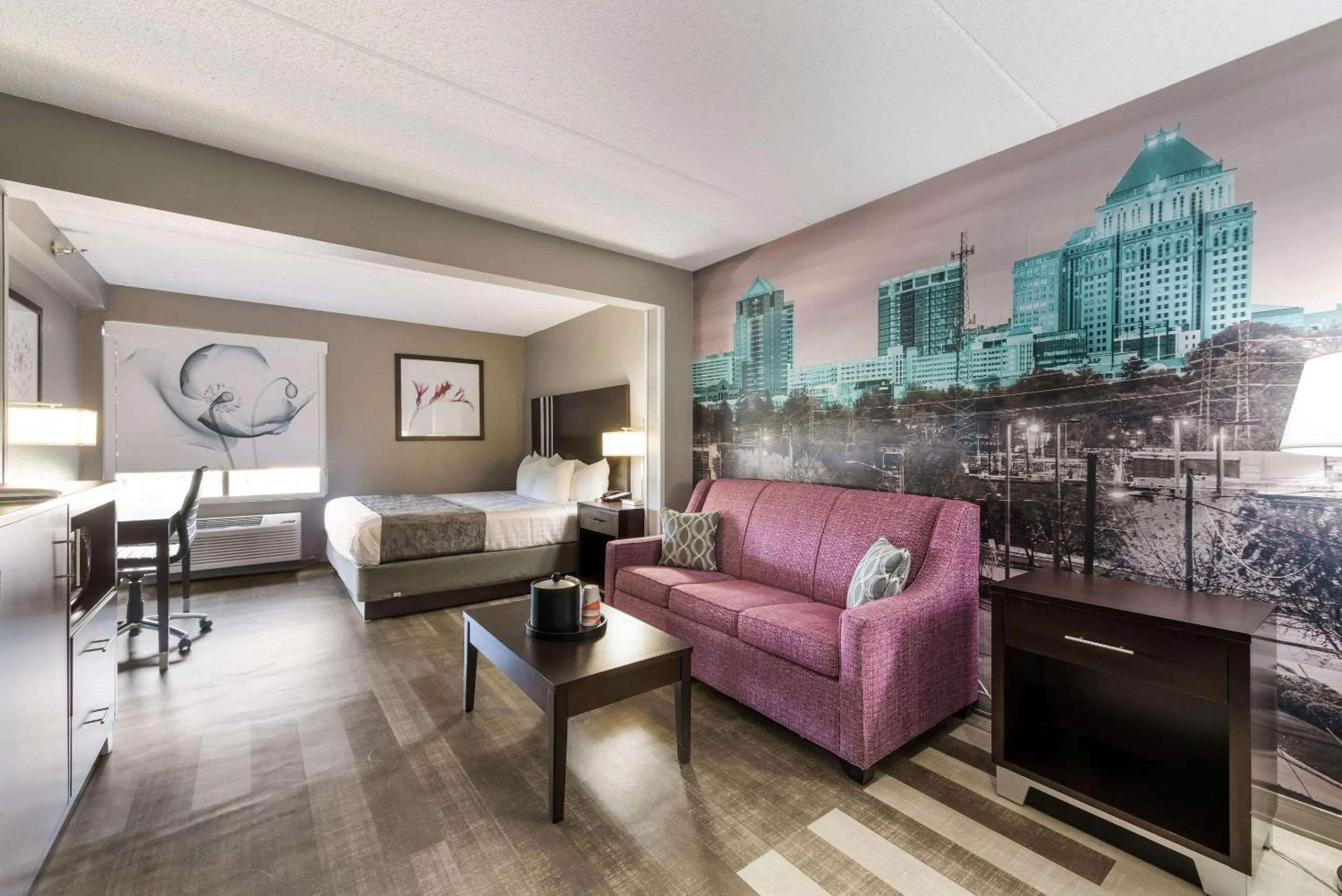 Bedroom in Clarion Pointe Greensboro Airport