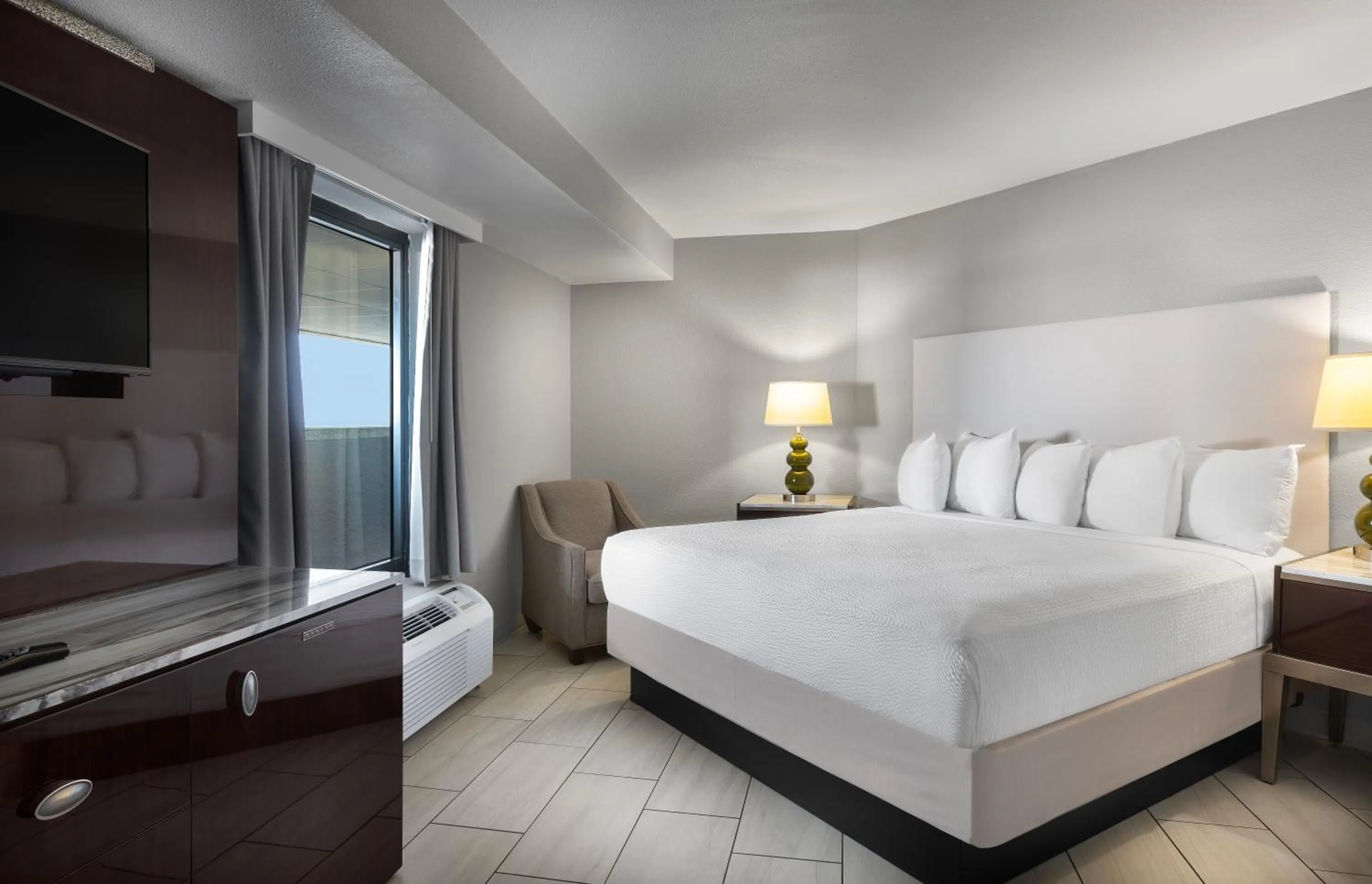 Bedroom, Bed in Hotel Blue