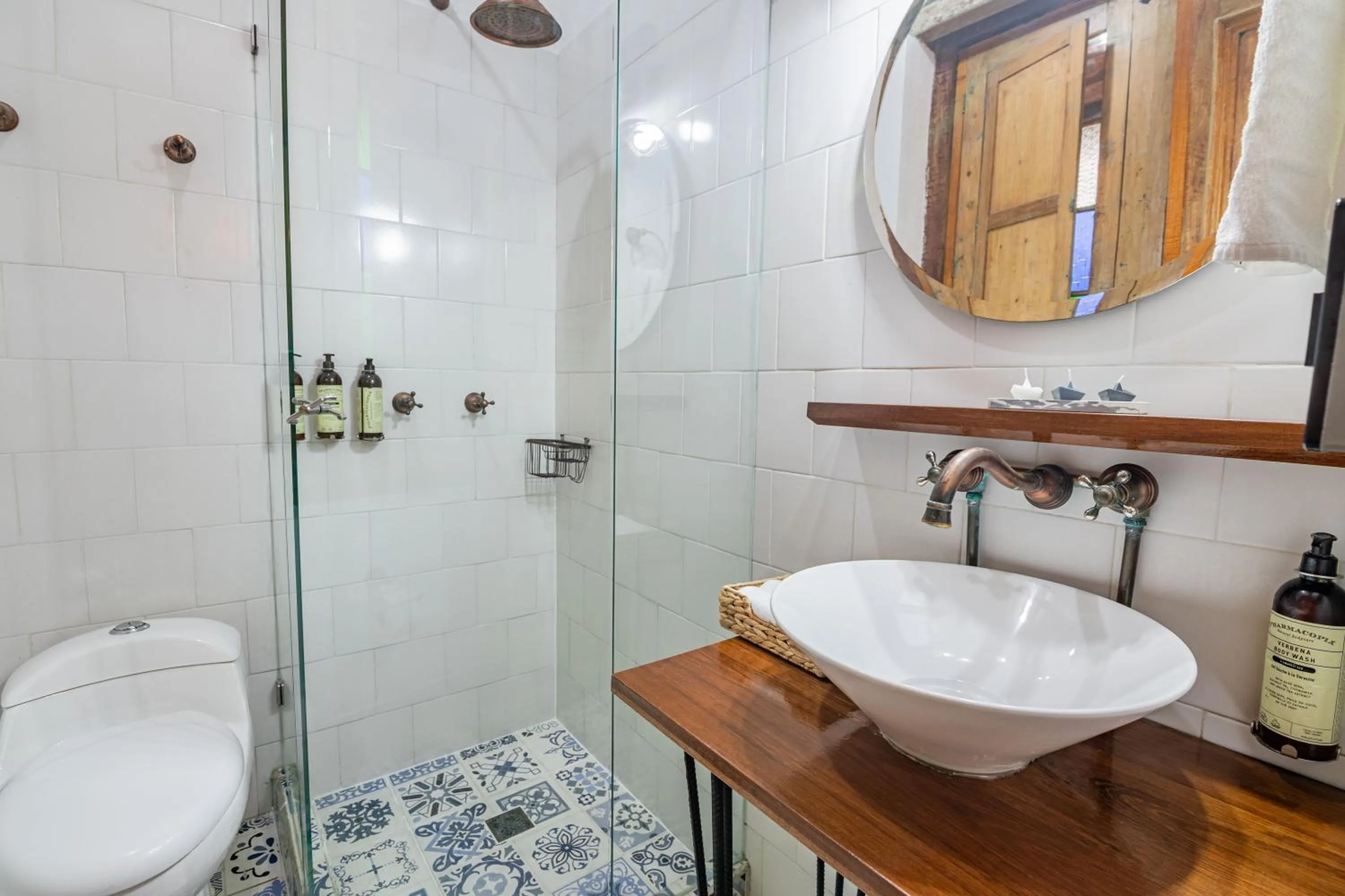 Bathroom in Delgadillo Hotel by Socialtel