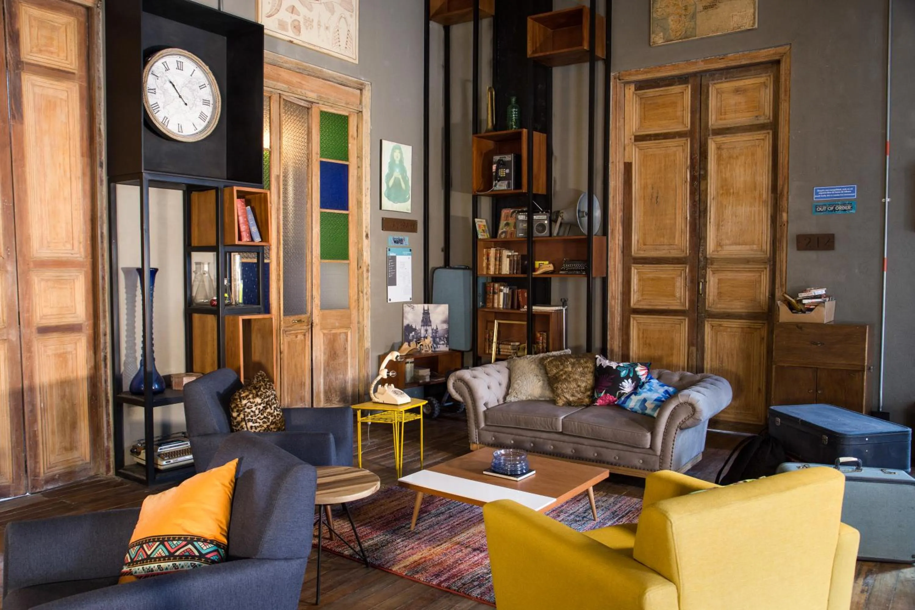 Library in Delgadillo Hotel by Socialtel