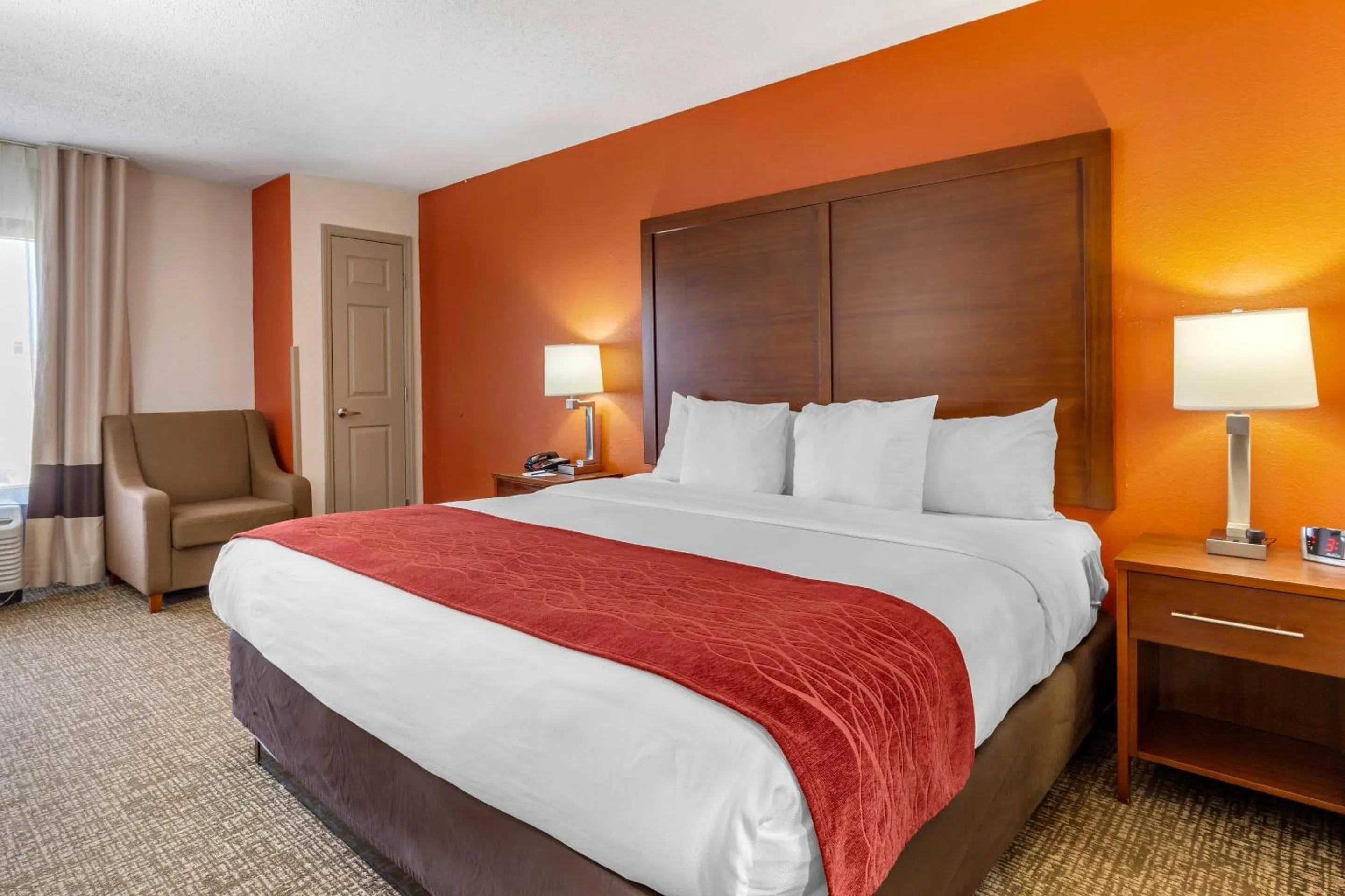 Bedroom, Bed in Comfort Inn Greensboro - Kernersville