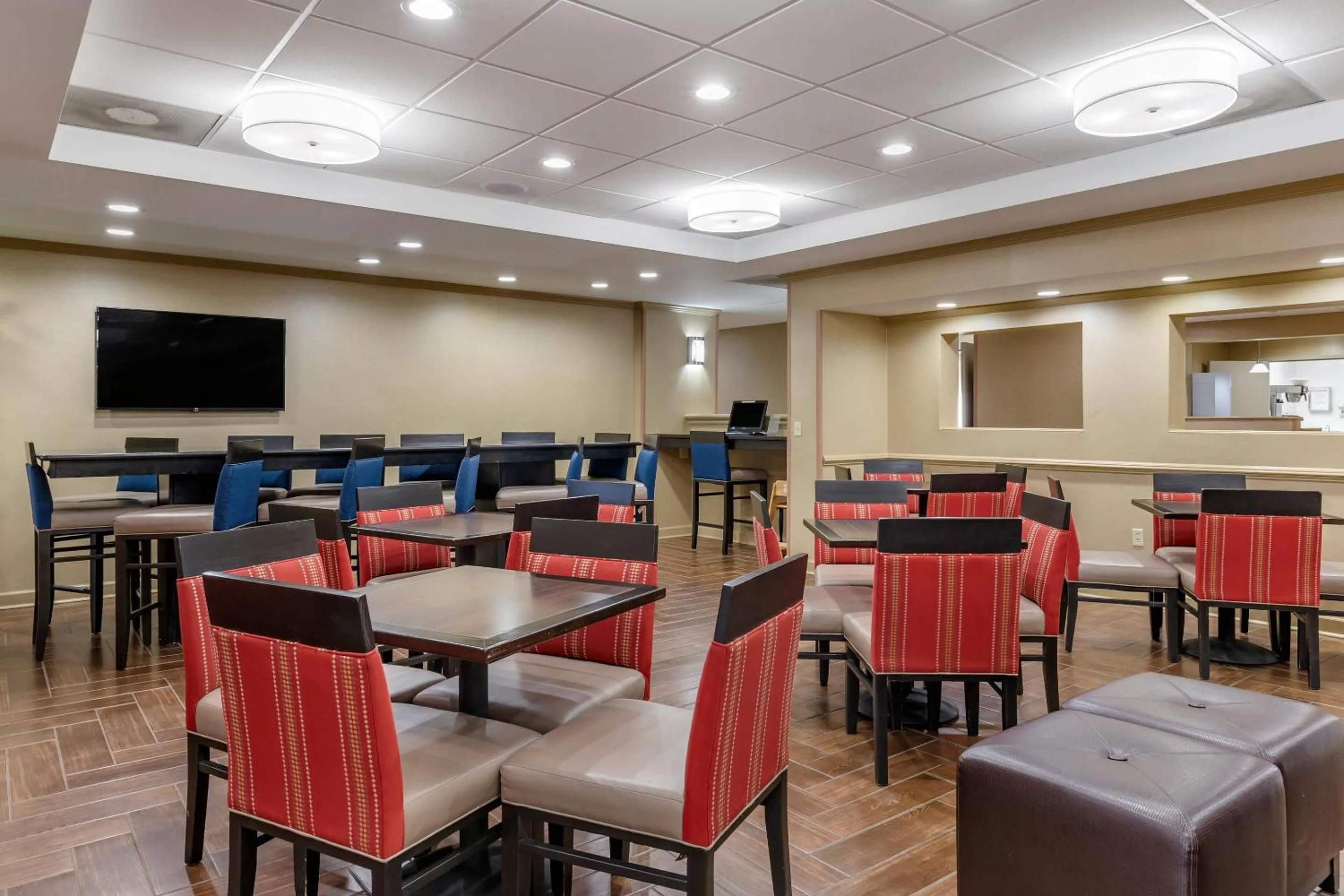 Breakfast in Comfort Inn Greensboro - Kernersville
