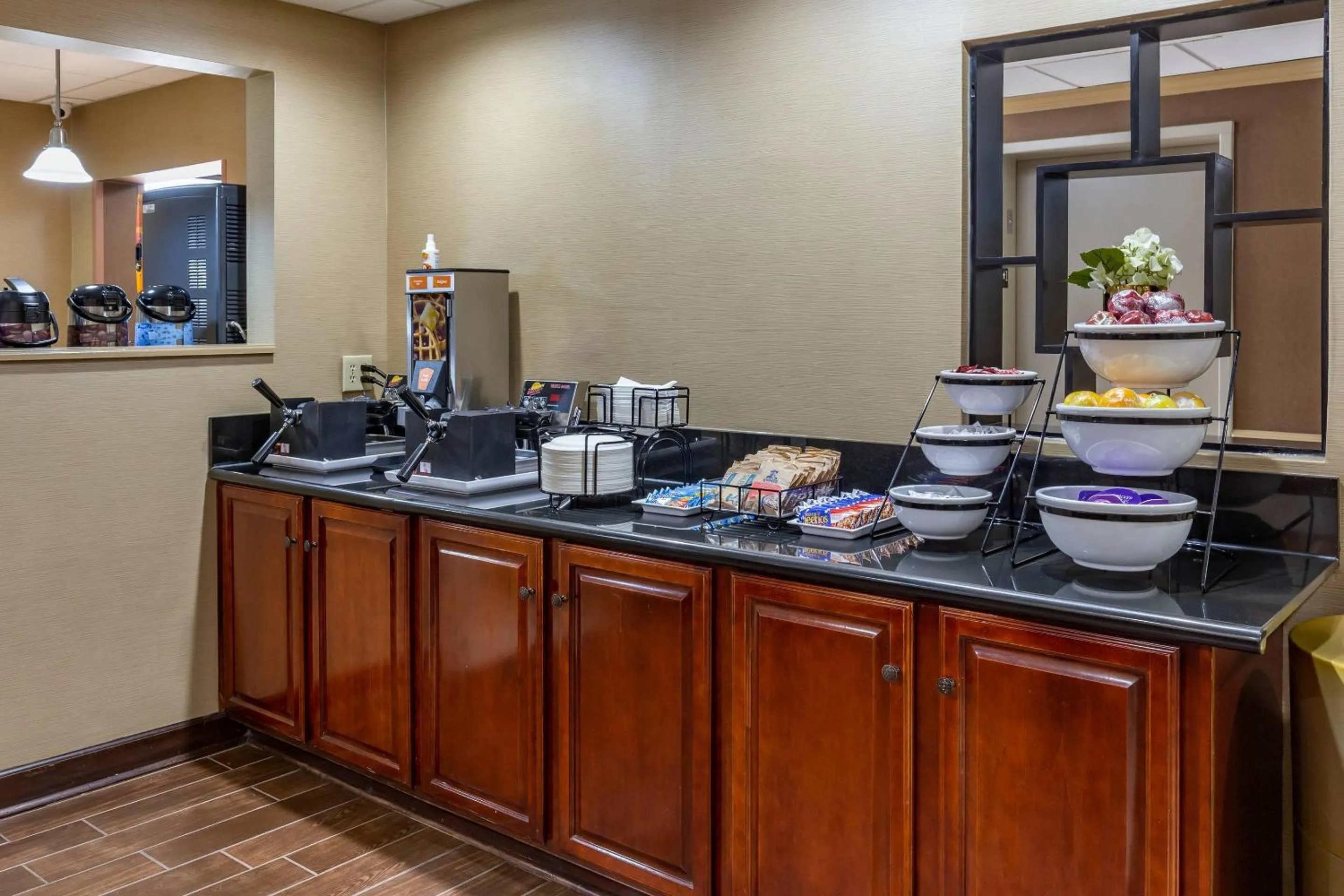 Breakfast in Comfort Inn Greensboro - Kernersville