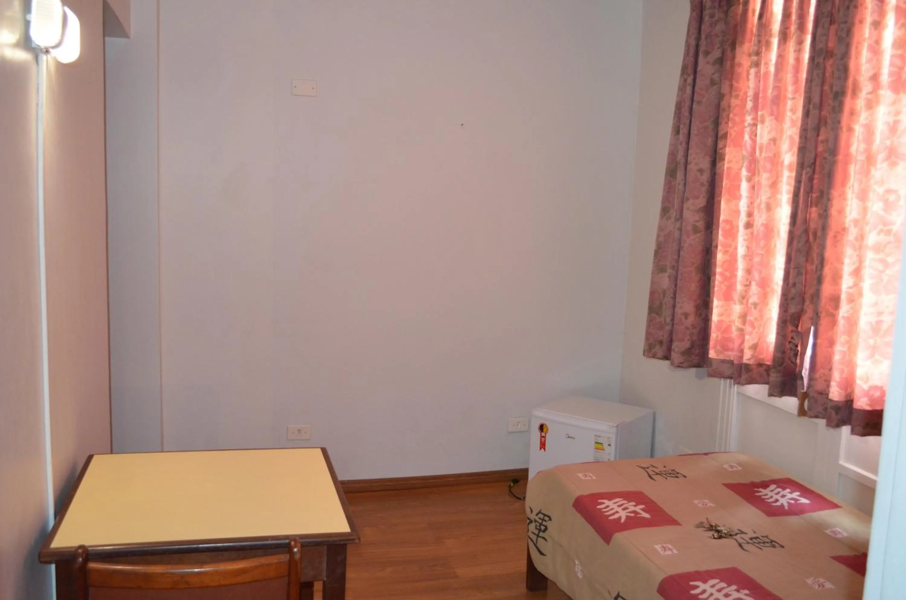 Day, Bed in Reinales Plaza Hotel