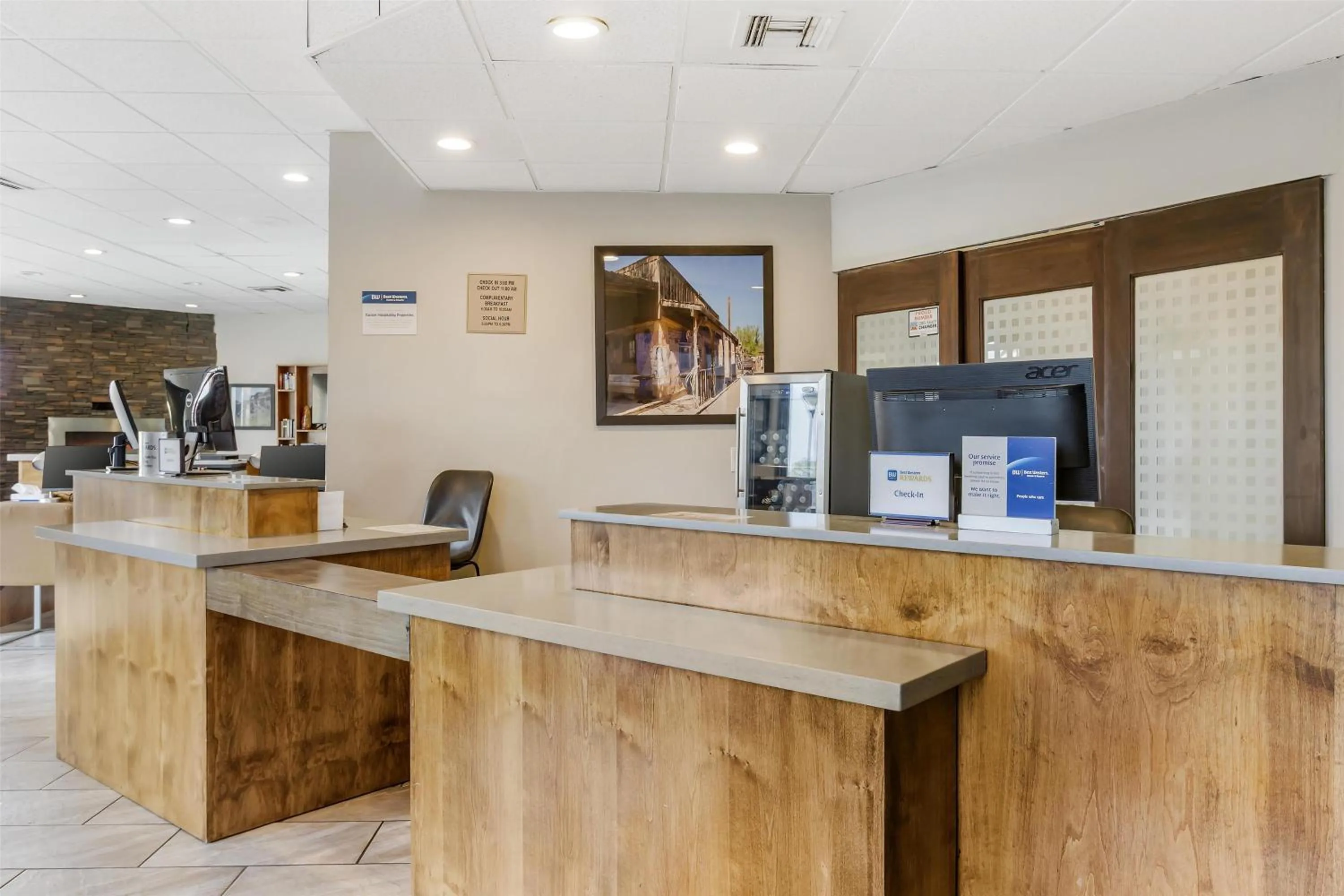 Lobby or reception in Best Western InnSuites Tucson Foothills Hotel & Suites