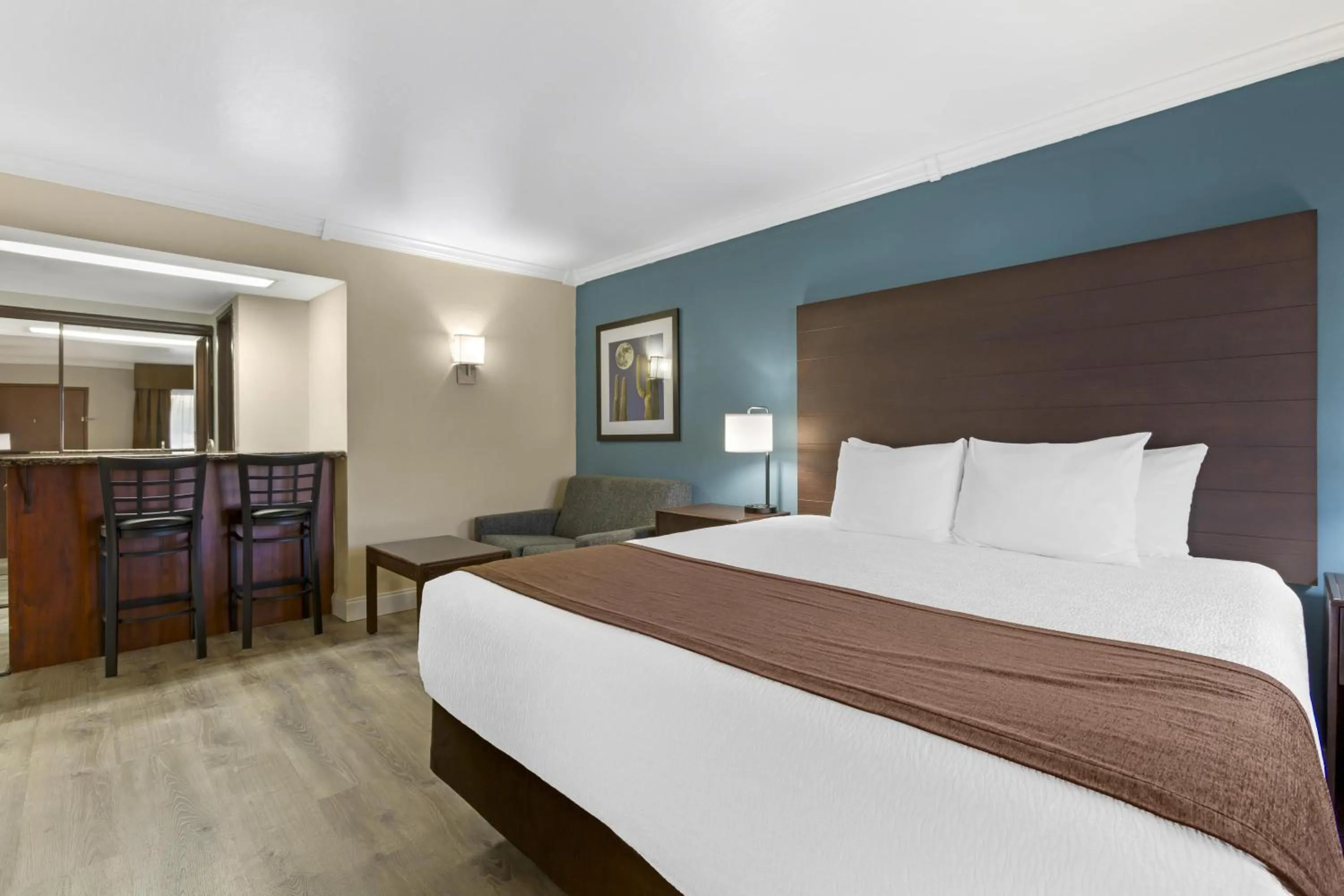 Bedroom, Bed in Best Western InnSuites Tucson Foothills Hotel & Suites