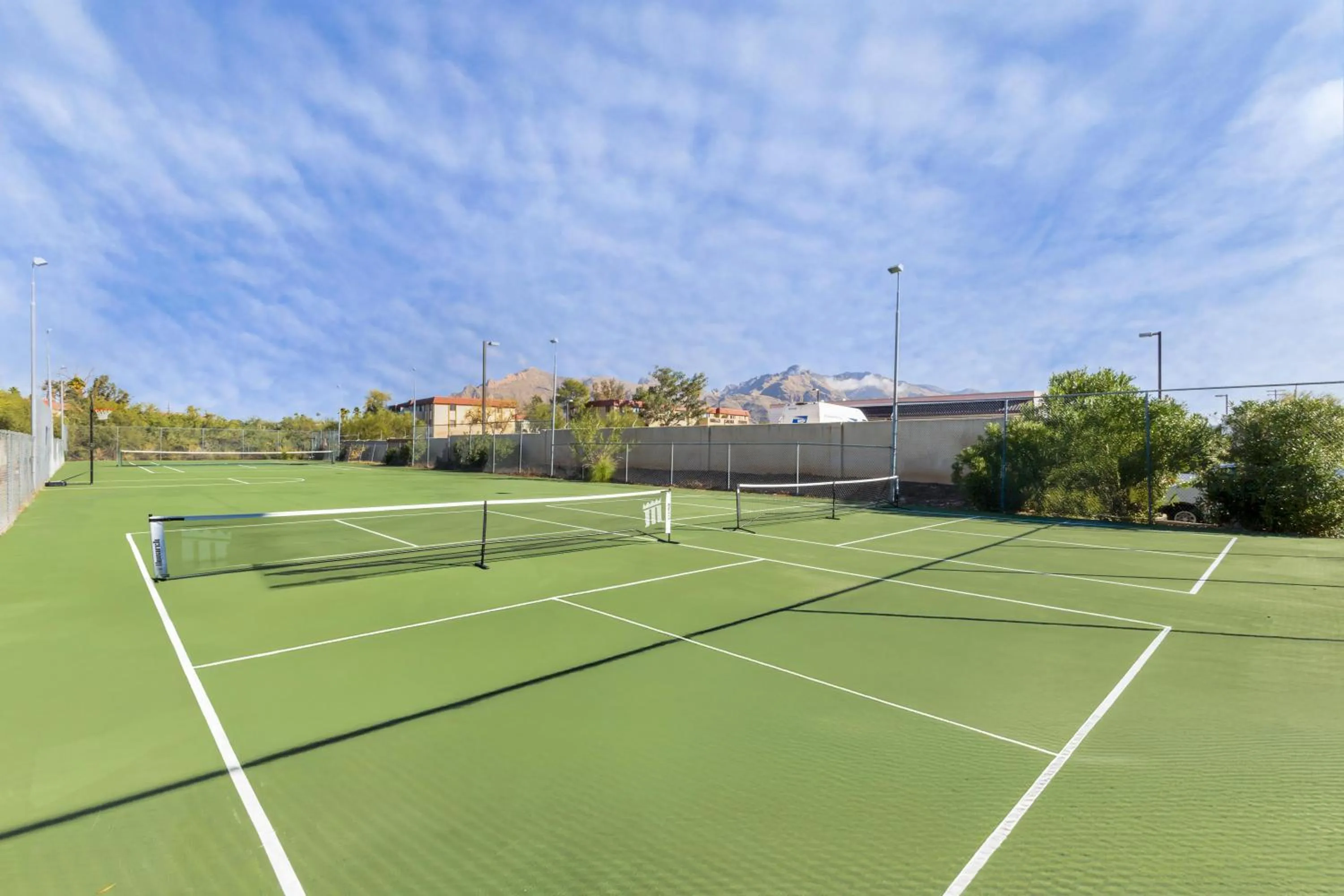 Property building in Best Western InnSuites Tucson Foothills Hotel & Suites