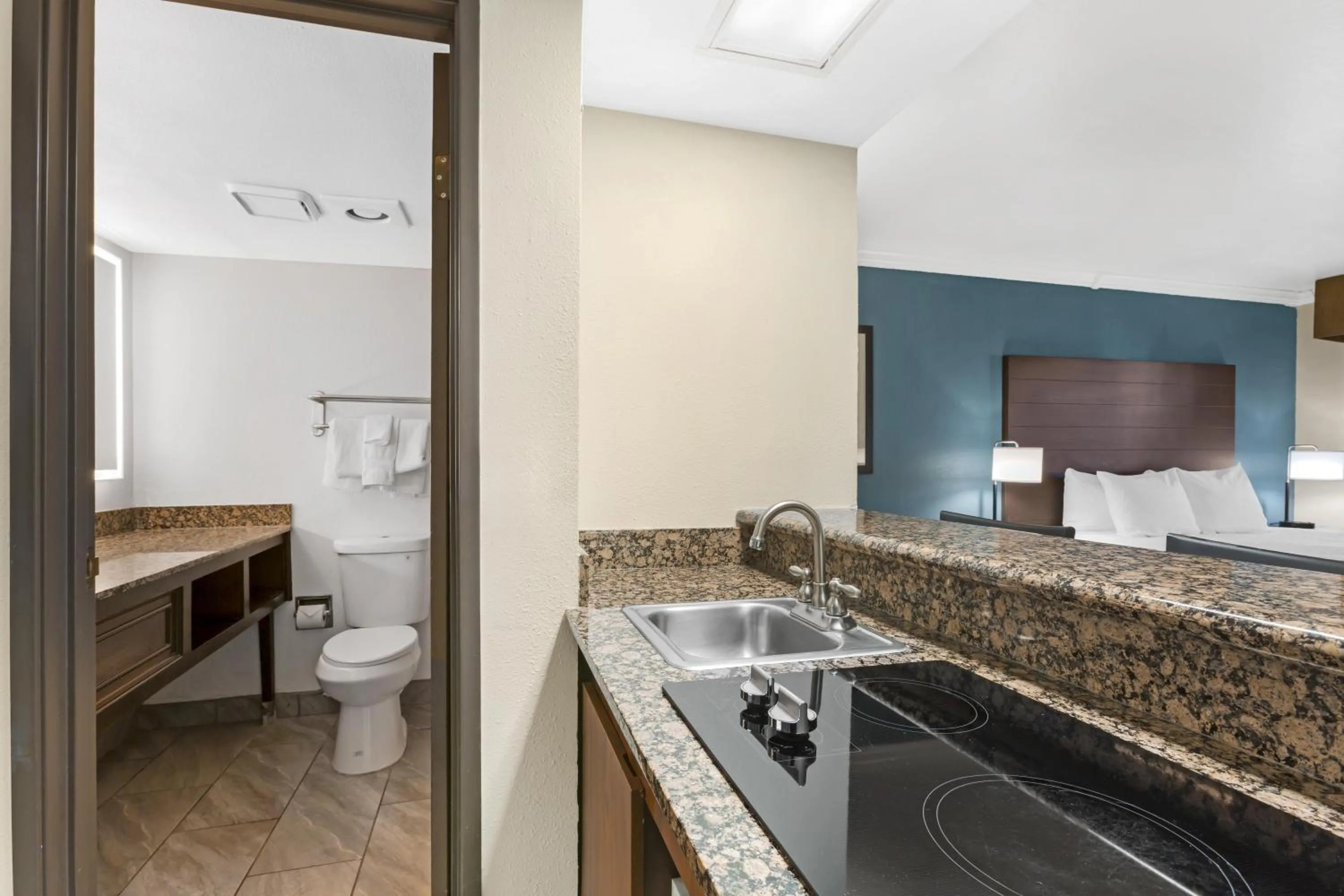 Bathroom in Best Western InnSuites Tucson Foothills Hotel & Suites