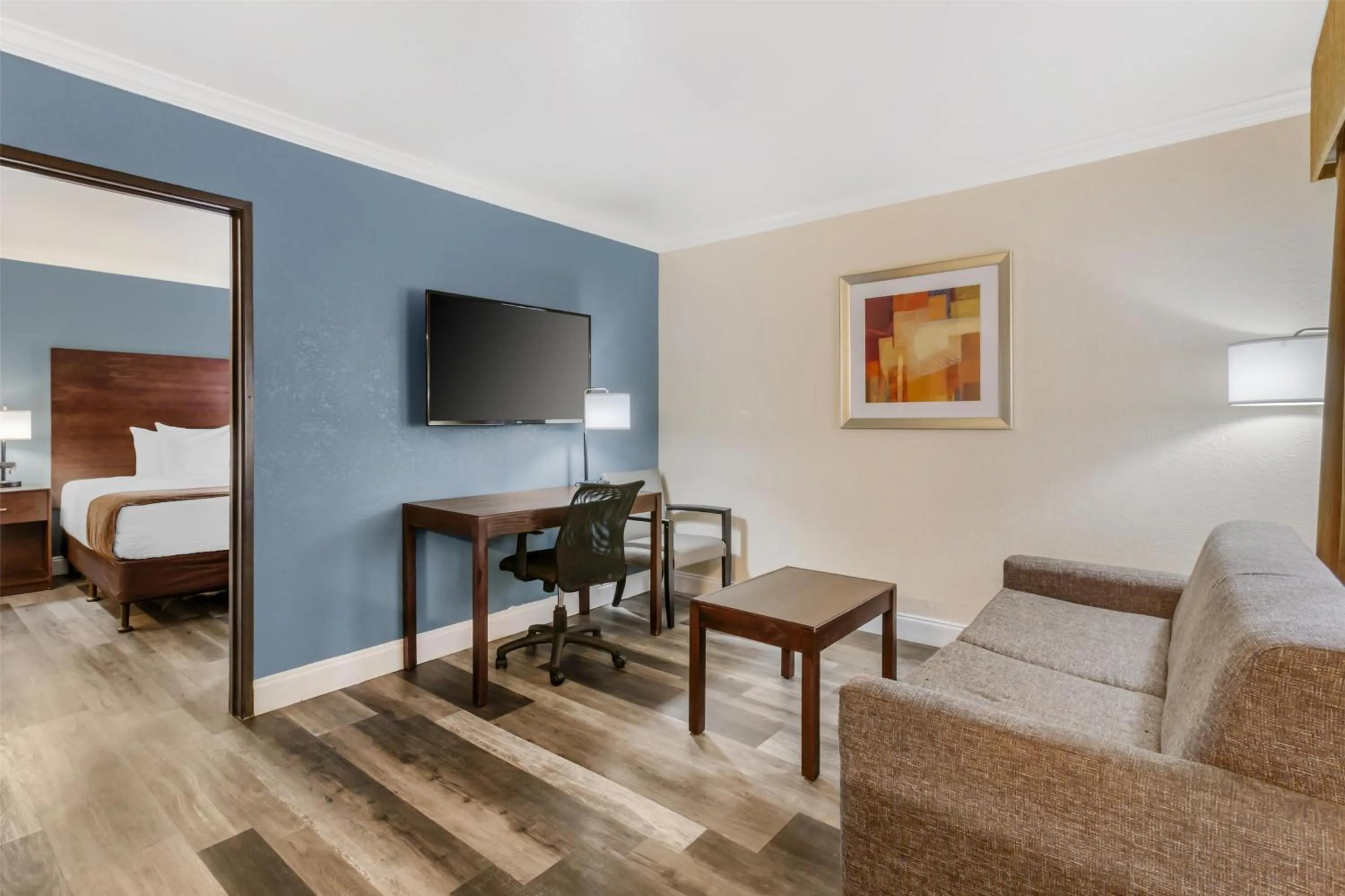 Photo of the whole room, Bed in Best Western InnSuites Tucson Foothills Hotel & Suites