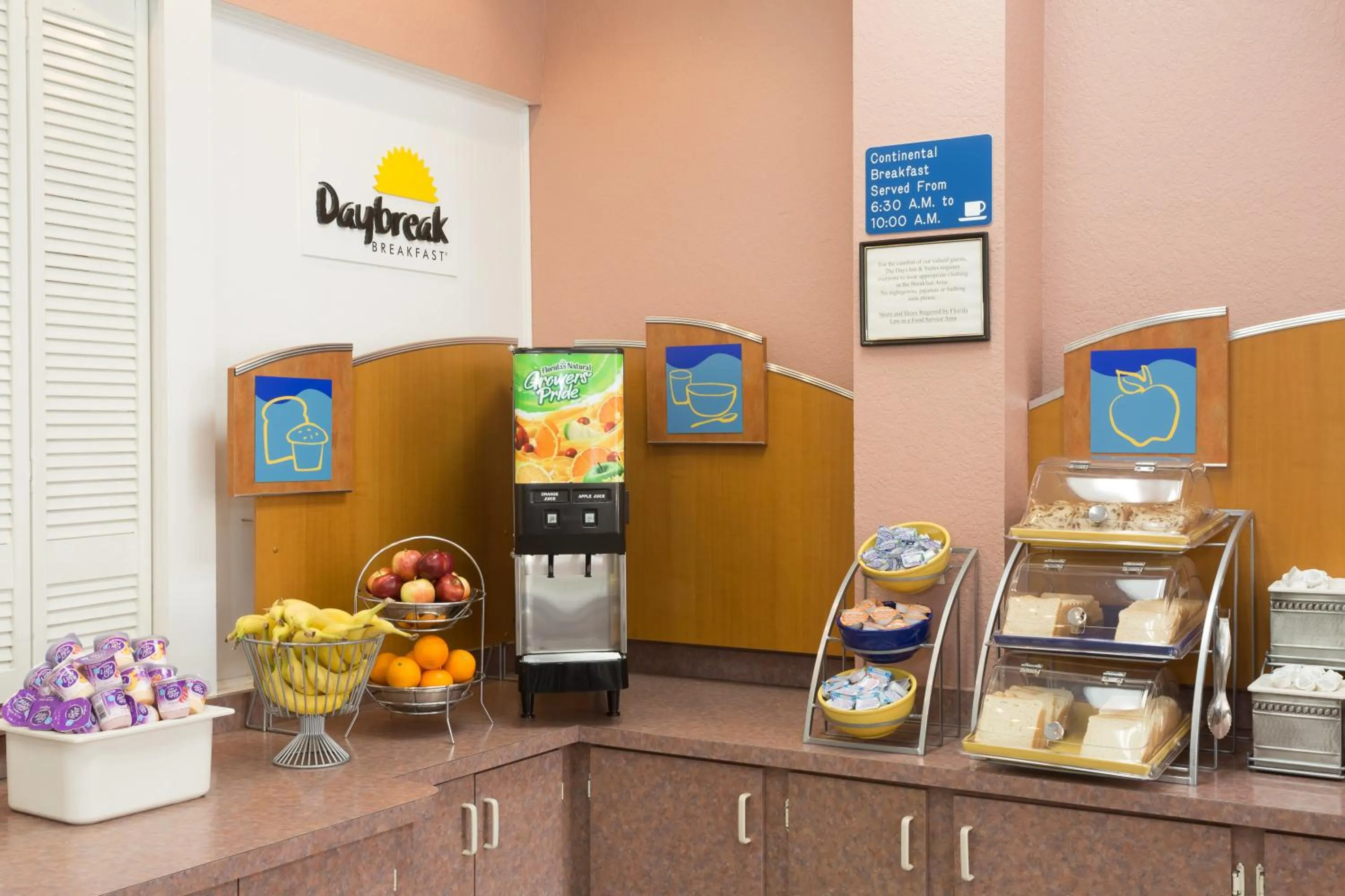 Continental breakfast in Days Inn & Suites by Wyndham Port Richey