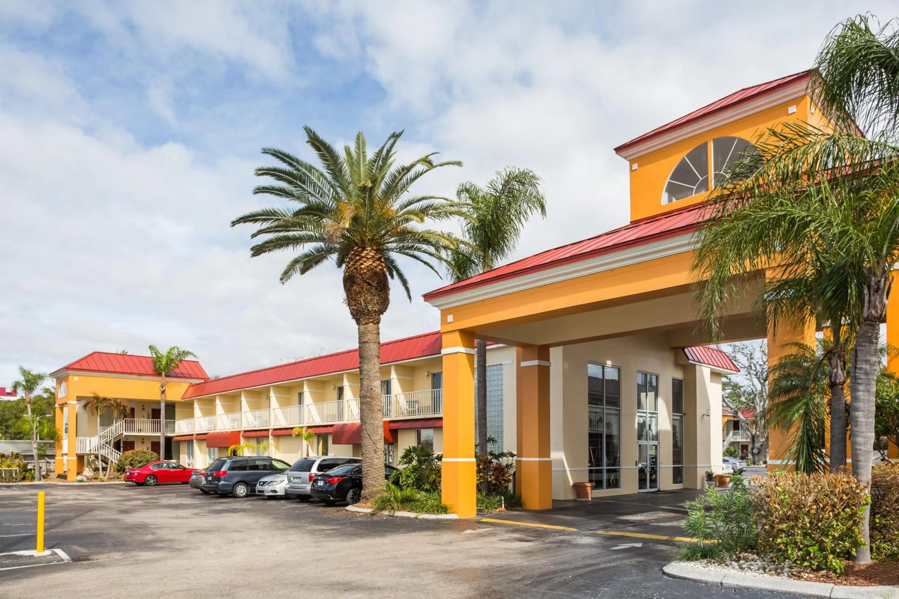 Facade/entrance in Days Inn & Suites by Wyndham Port Richey