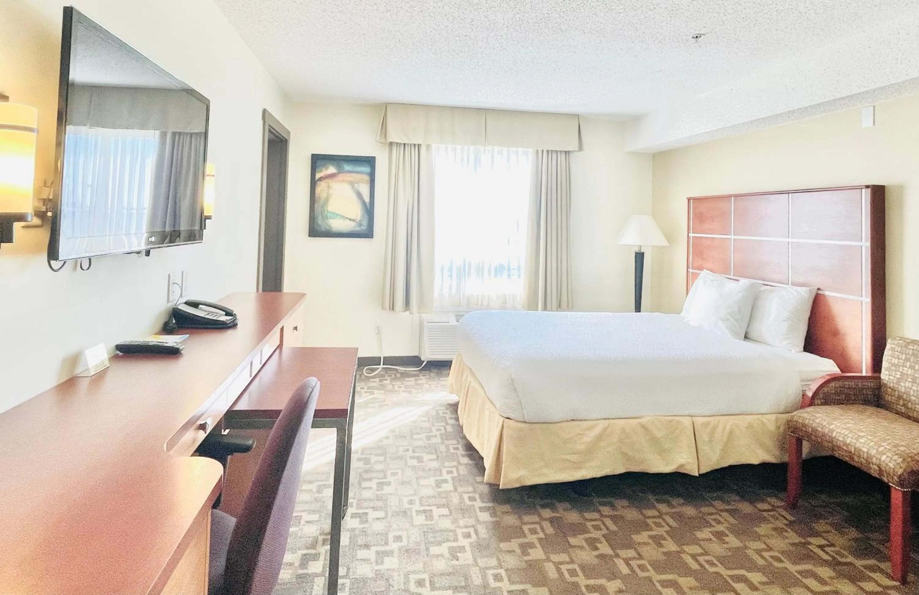 Bed in Days Inn by Wyndham Grande Prairie