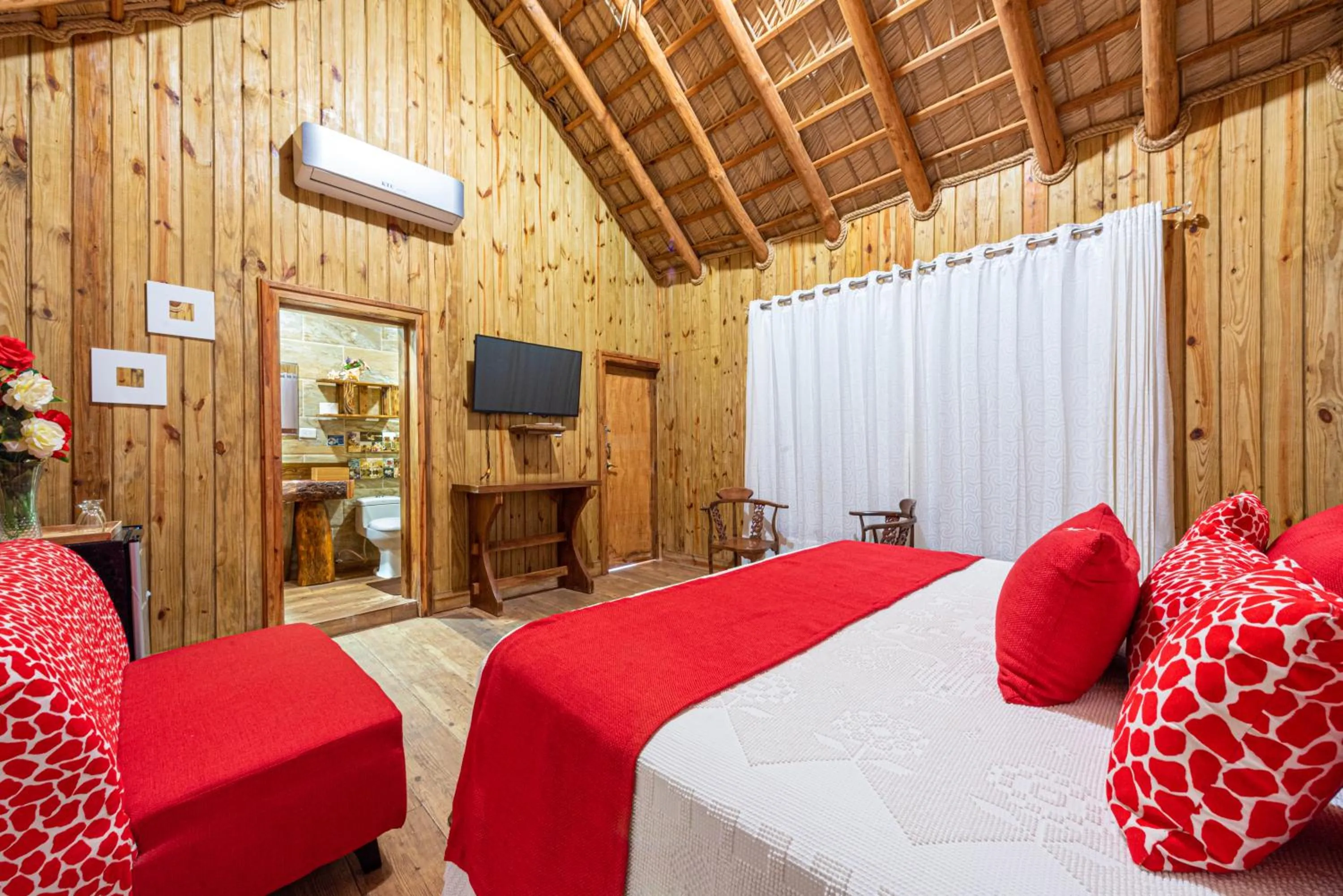 Bed in Vista de Águilas Ecolodge