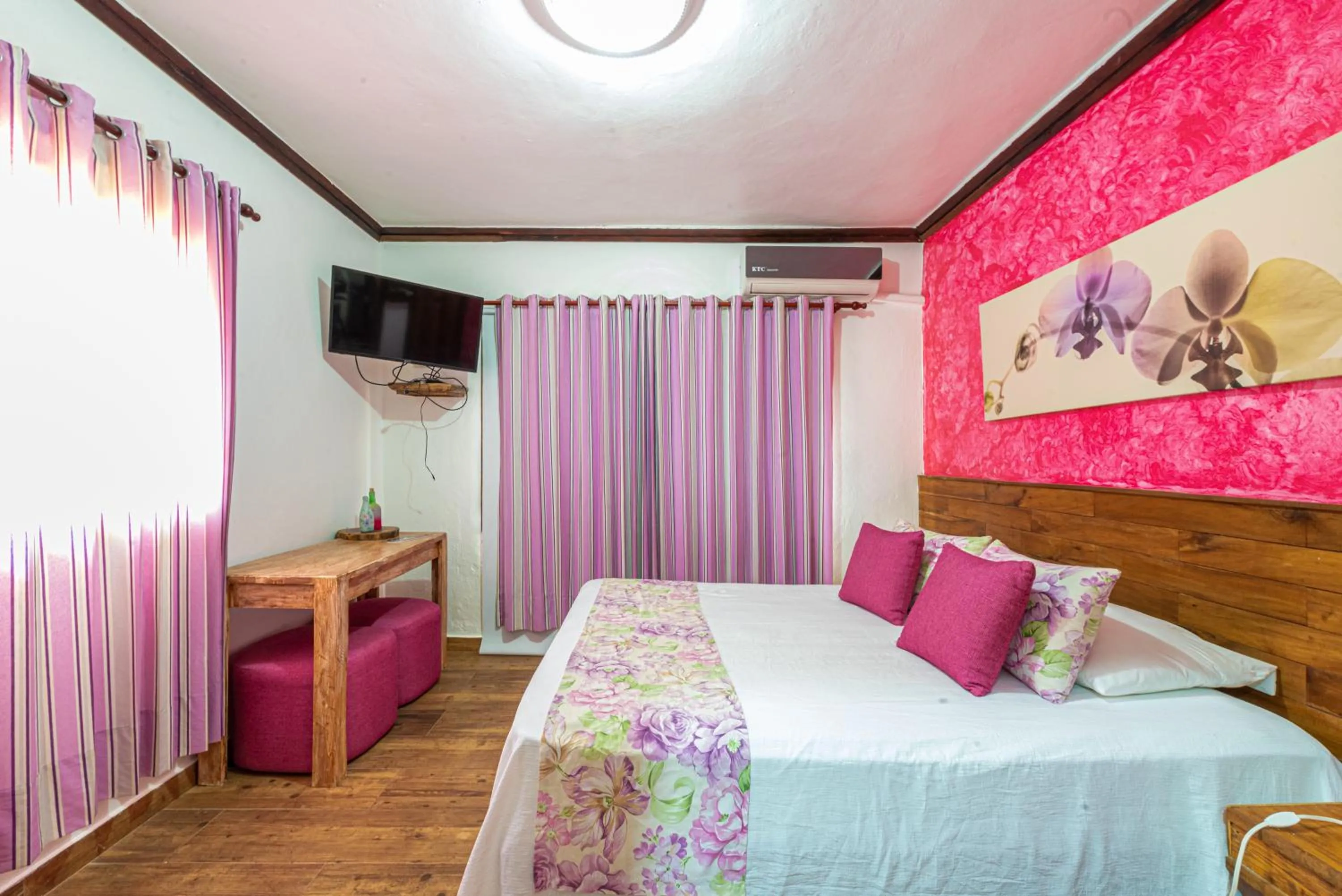 Bed in Vista de Águilas Ecolodge