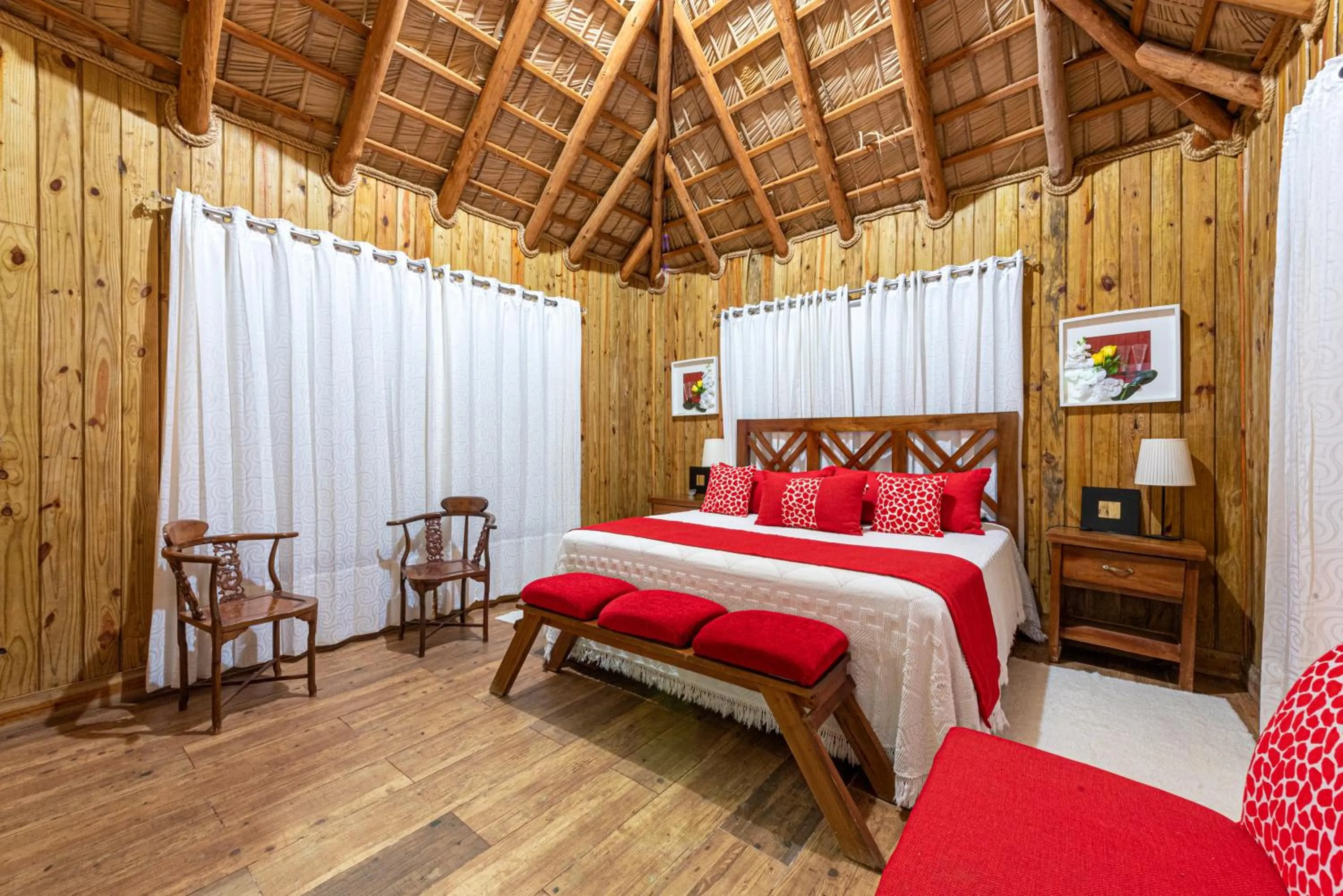 Bed in Vista de Águilas Ecolodge