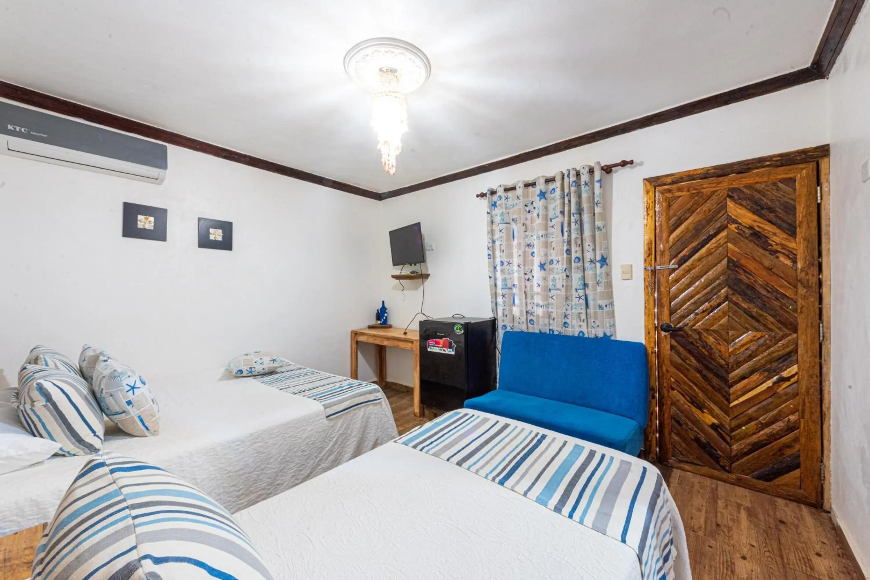 Triple Room in Vista de Águilas Ecolodge Triple Room in Vista de Águilas Ecolodge