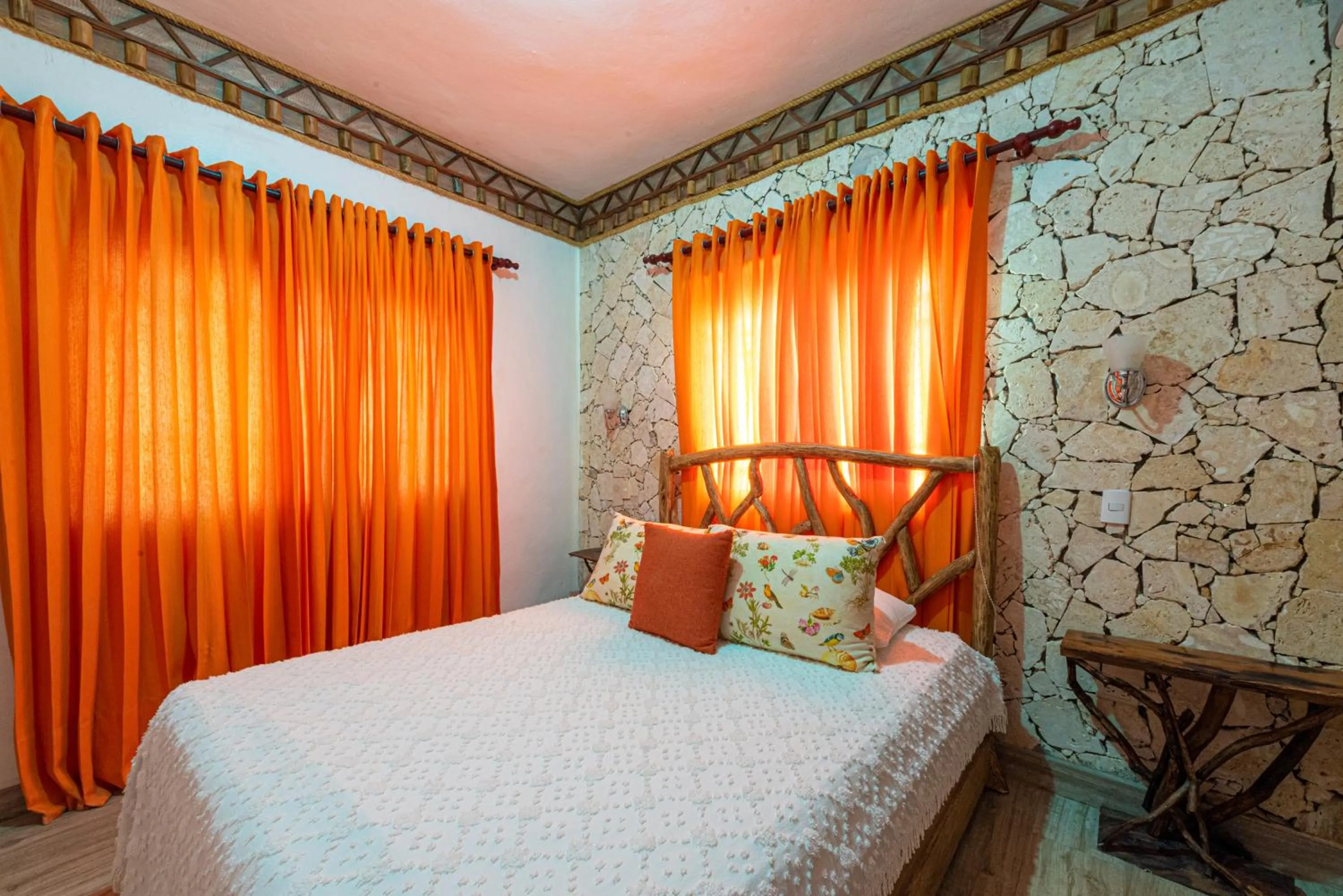 Bed in Vista de Águilas Ecolodge