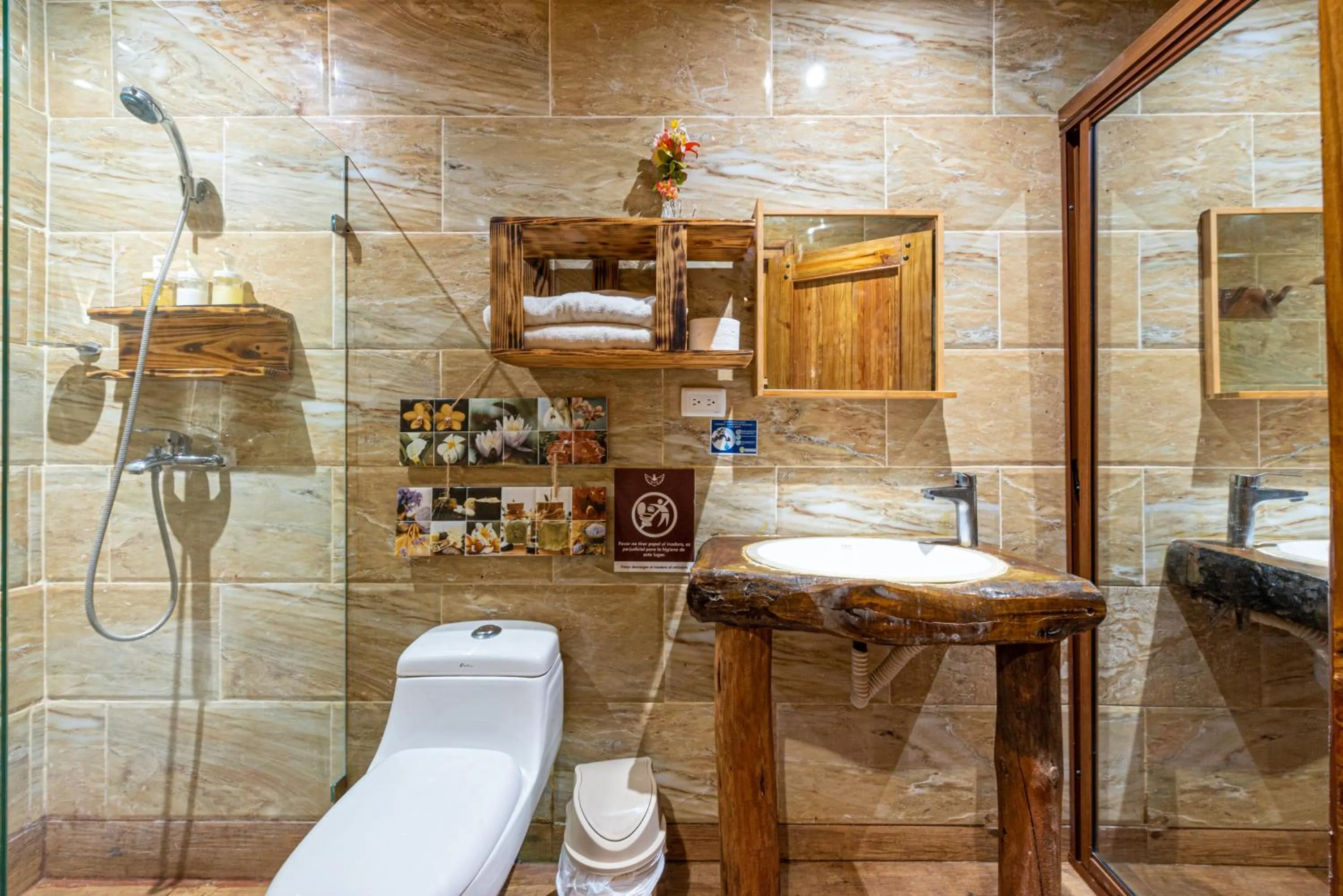 Bathroom in Vista de Águilas Ecolodge