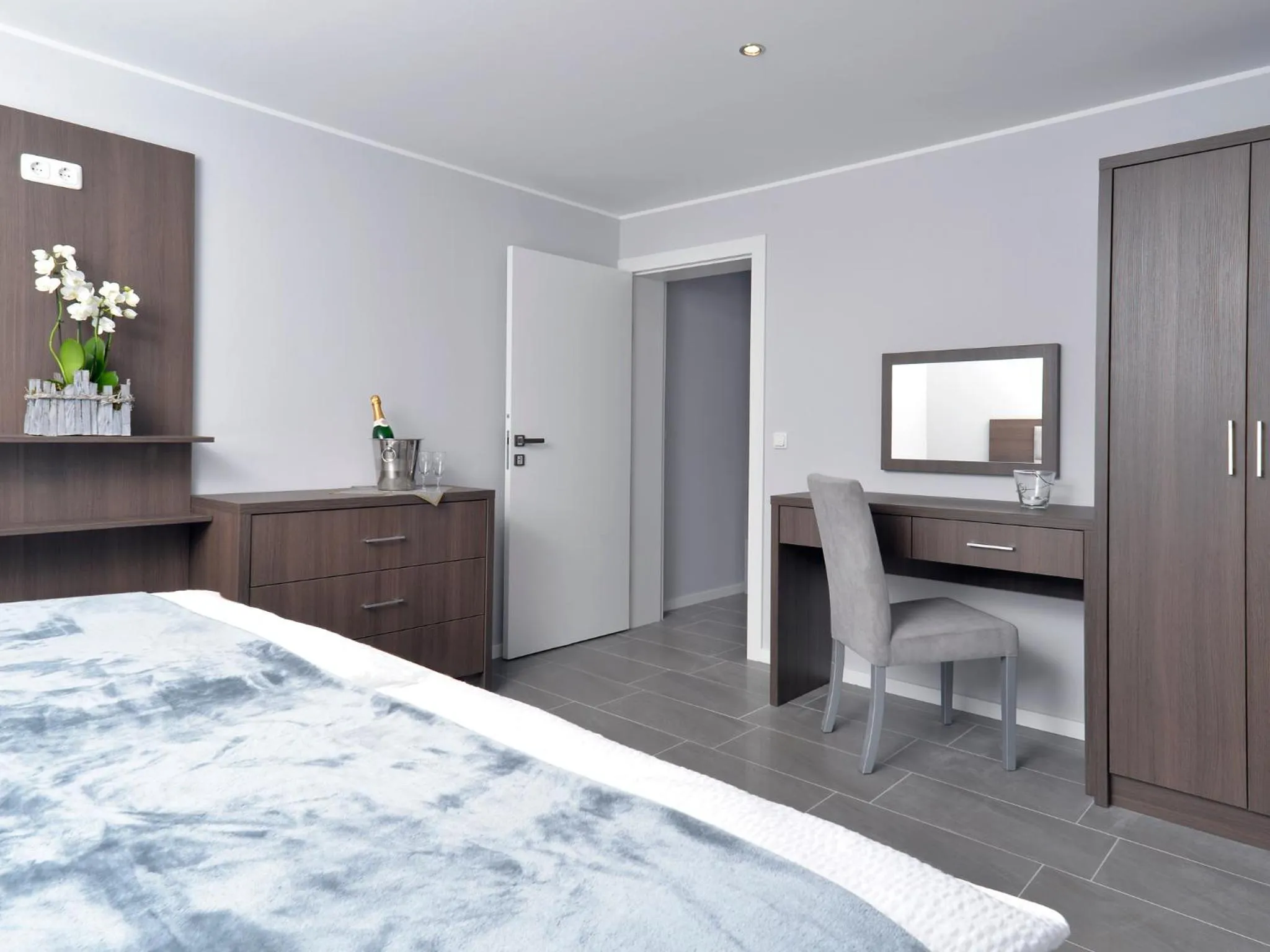 Photo of the whole room, Bed in Hotel zur Eiche