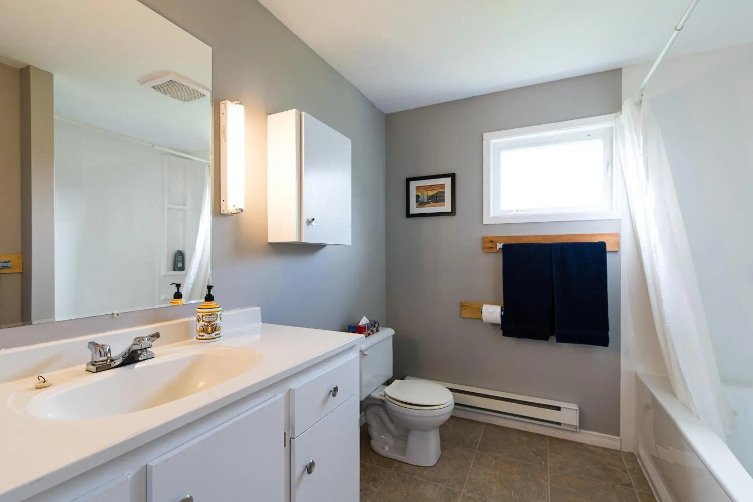 Two-Bedroom Cottage in Out East B&B - Norris Point Two-Bedroom Cottage in Out East B&B - Norris Point