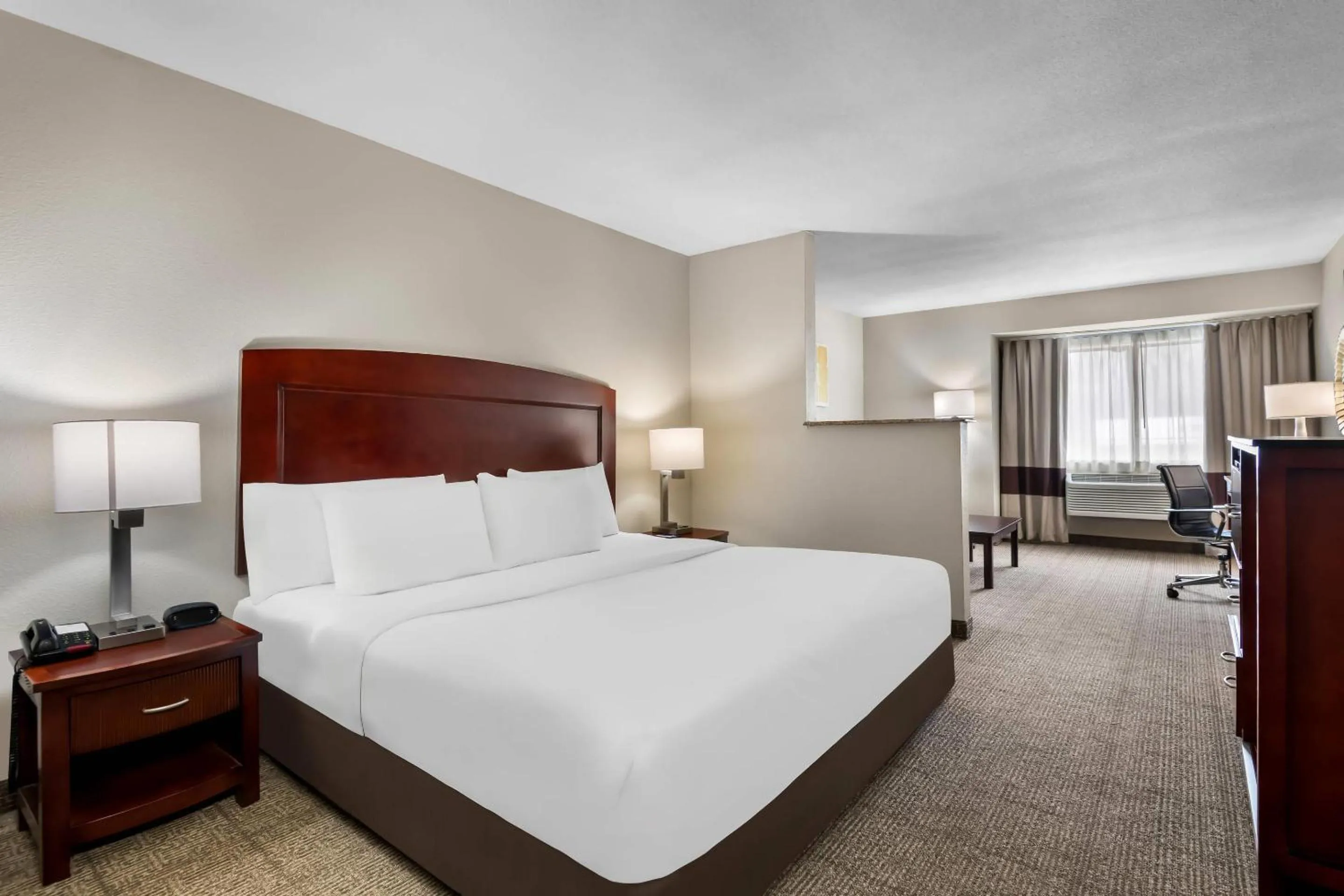 Bedroom, Bed in Comfort Inn & Suites North East