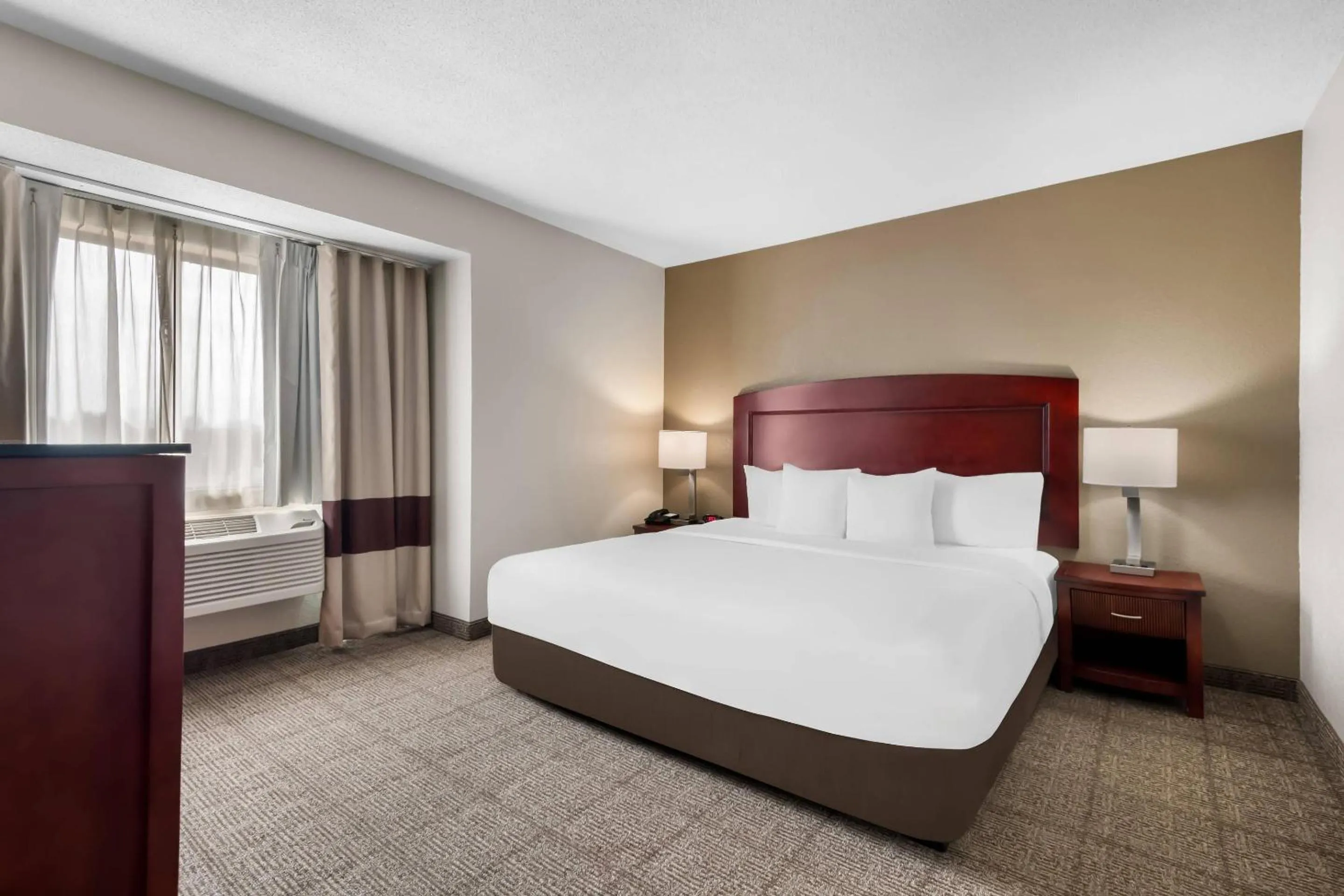 Bedroom, Bed in Comfort Inn & Suites North East