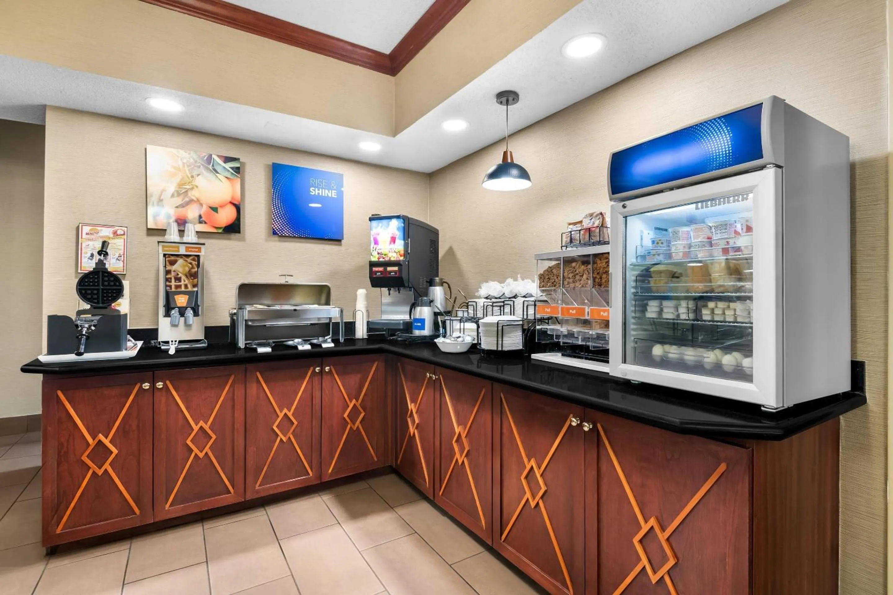 Breakfast in Comfort Inn & Suites North East