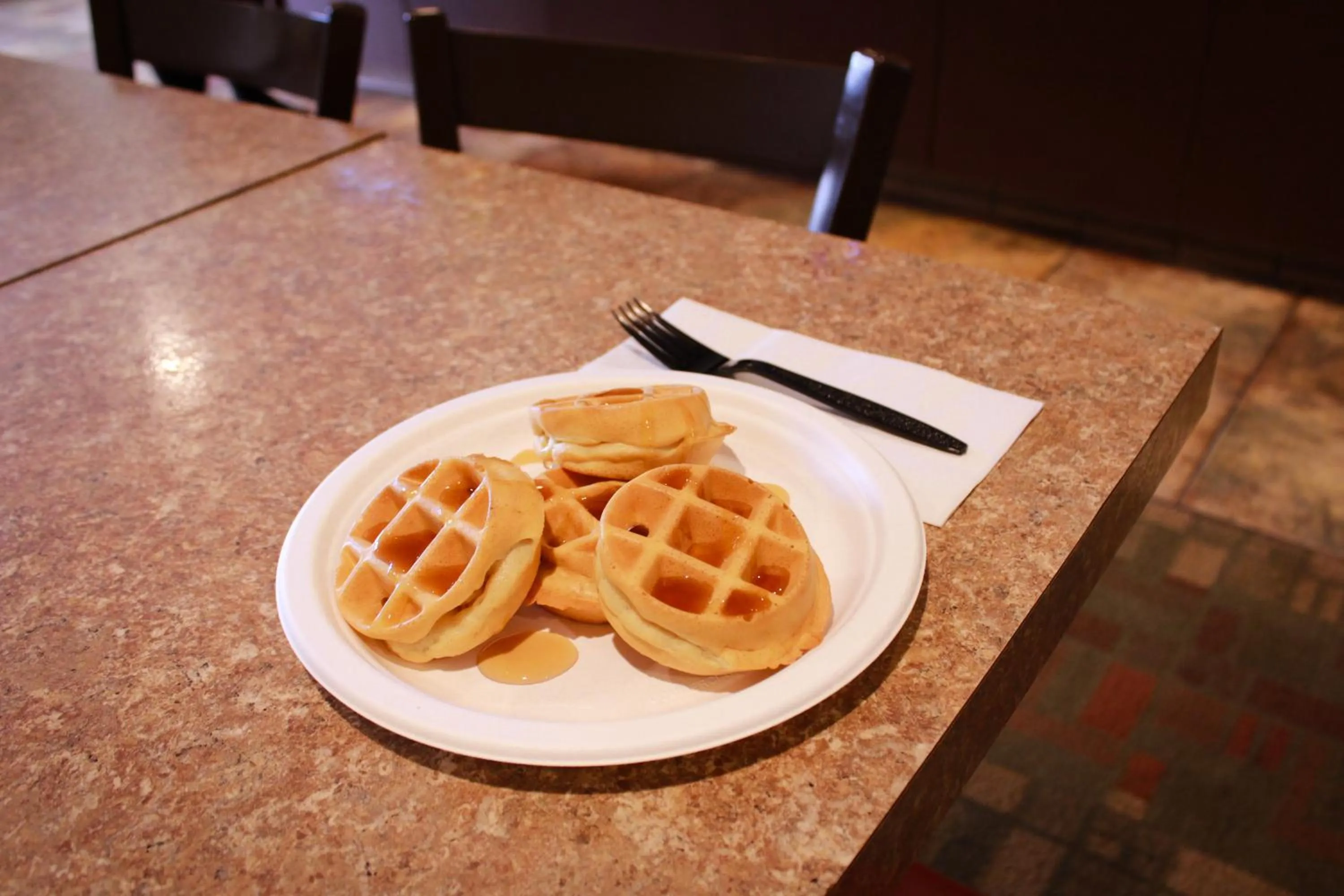 Breakfast in Canby Inn and Suites