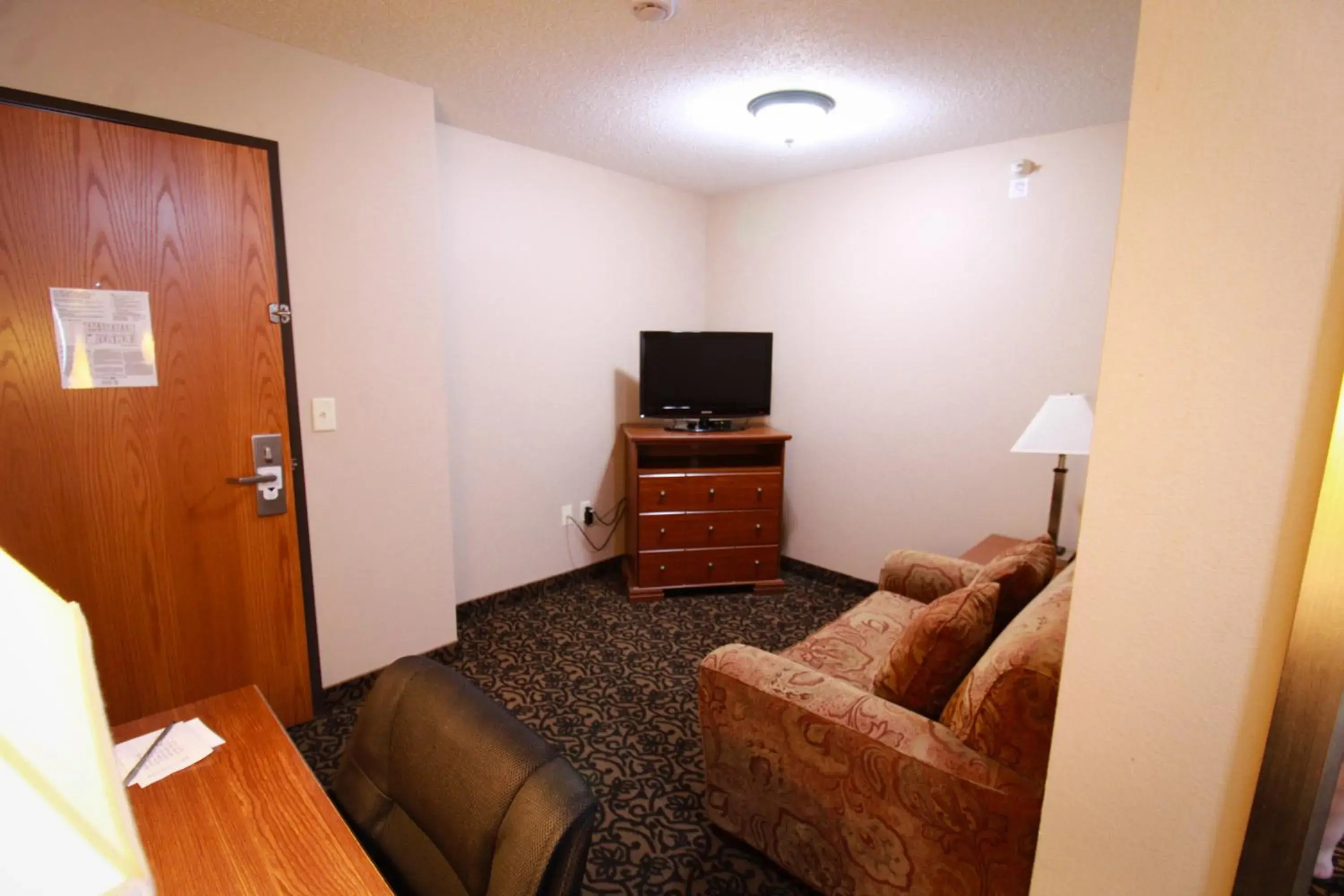 Deluxe Suite in Canby Inn and Suites Deluxe Suite in Canby Inn and Suites