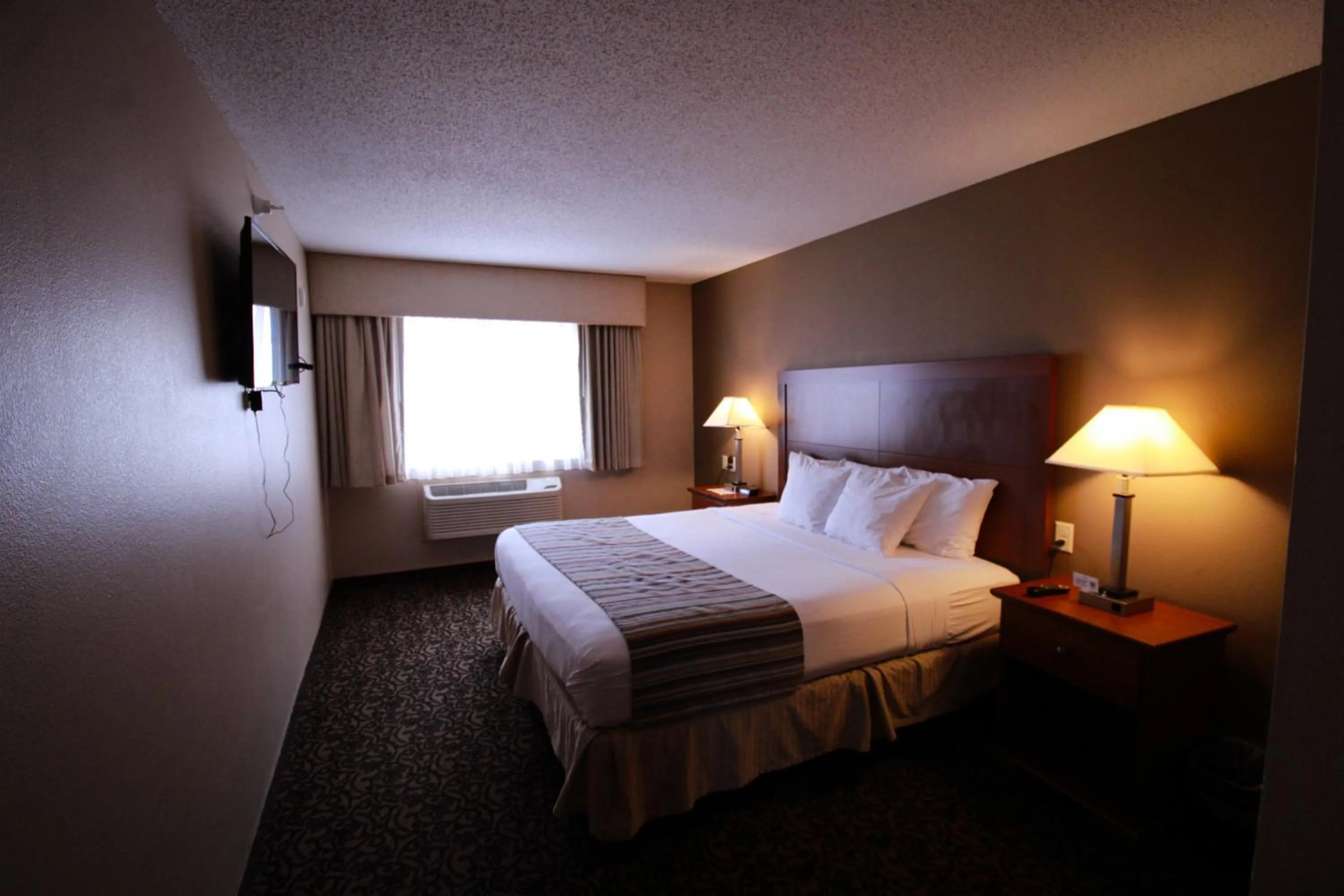 Bedroom, Bed in Canby Inn and Suites