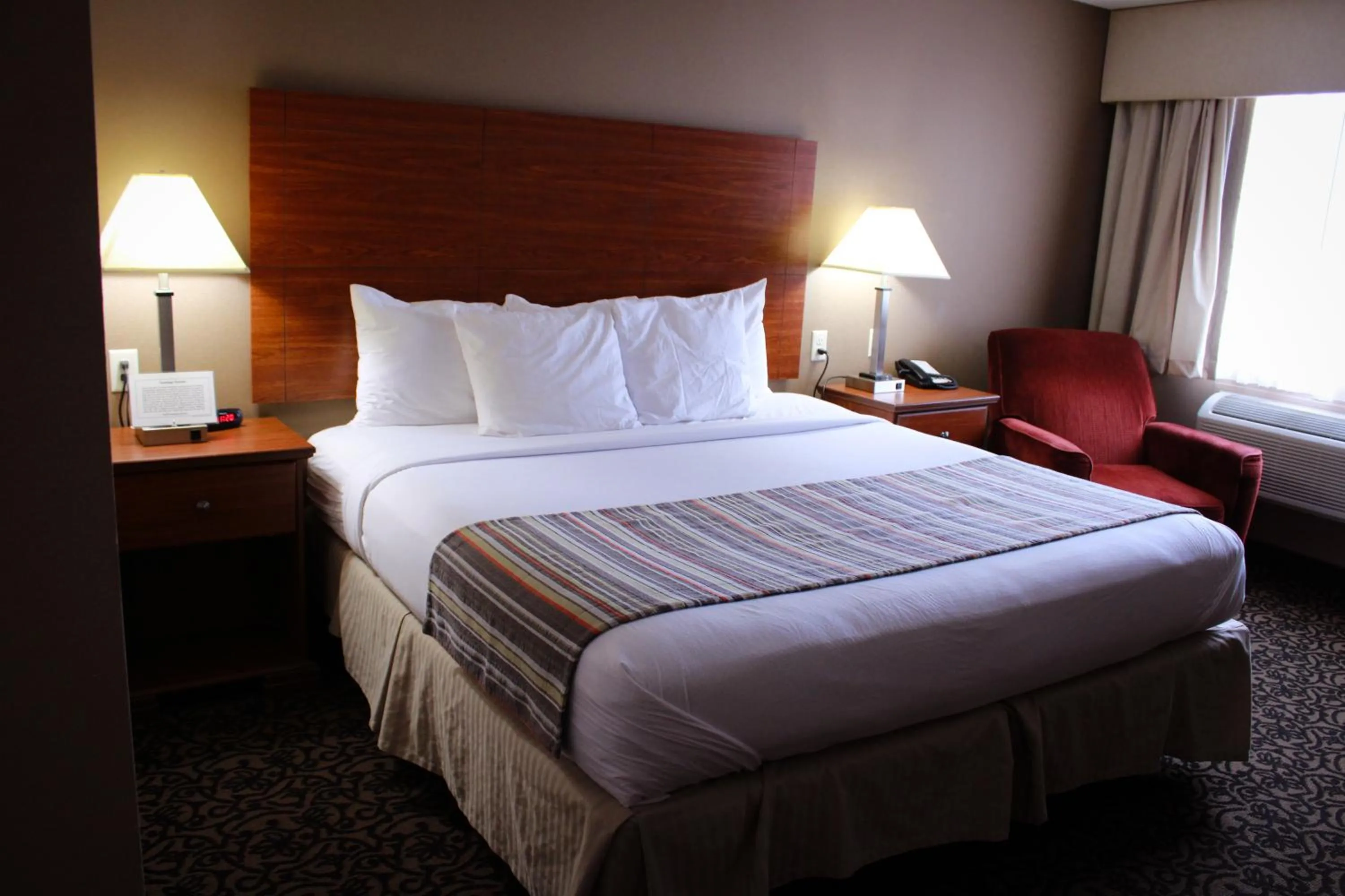 Bedroom, Bed in Canby Inn and Suites