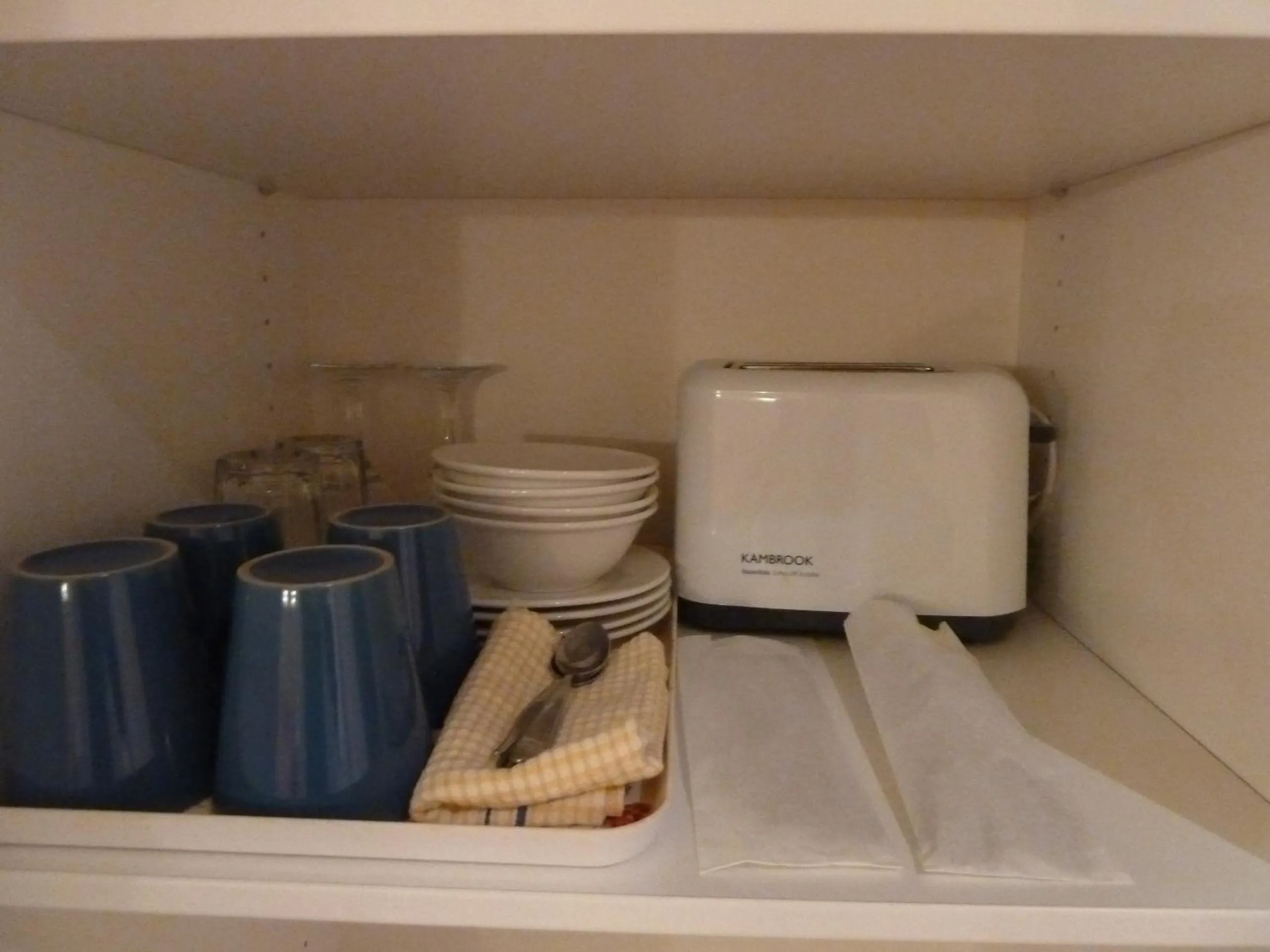 Coffee/tea facilities in Mayfair Plaza Motel and Apartments