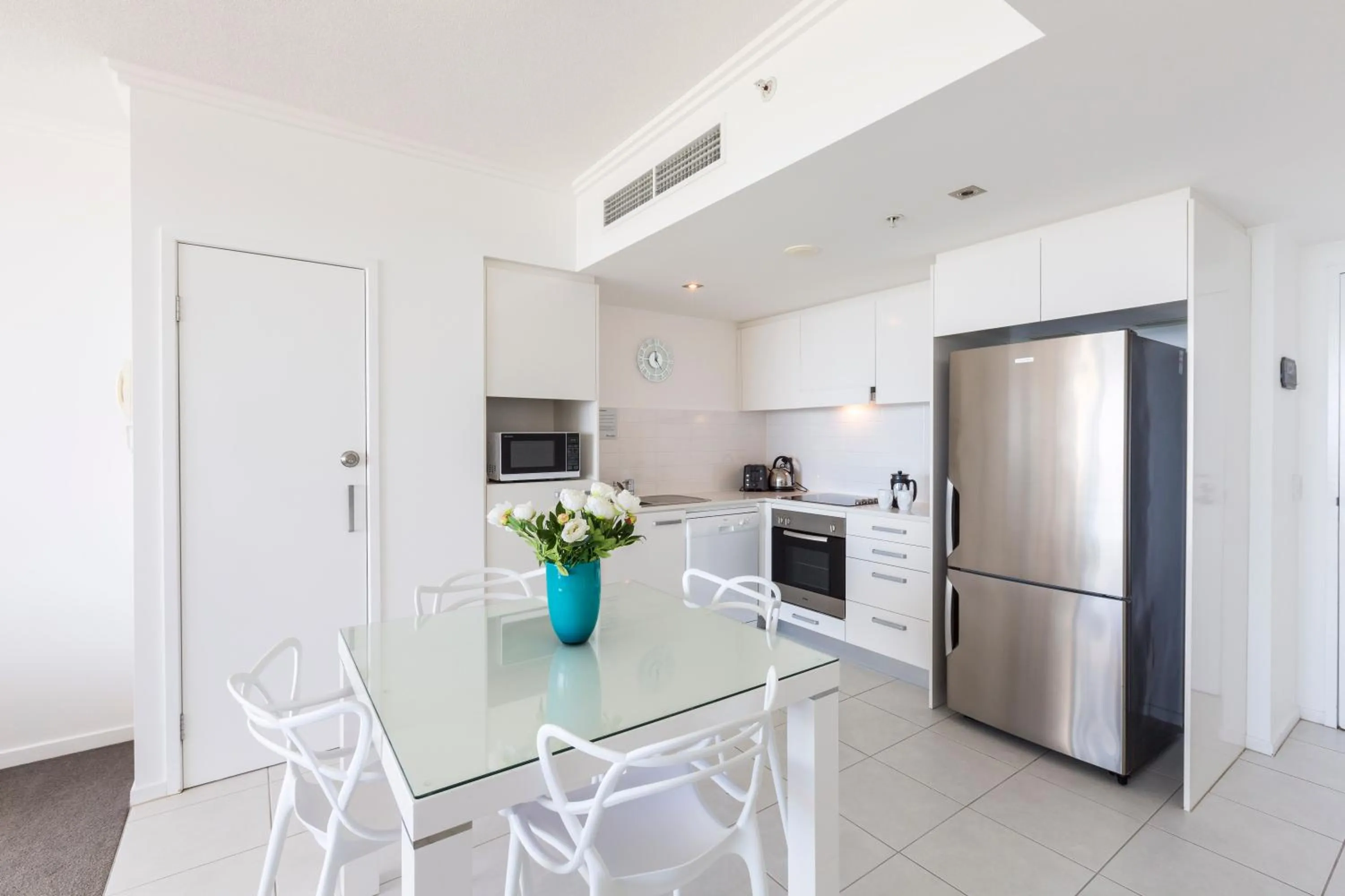 Two-Bedroom Apartment with One Bathroom in Ocean Pacific Resort - Official