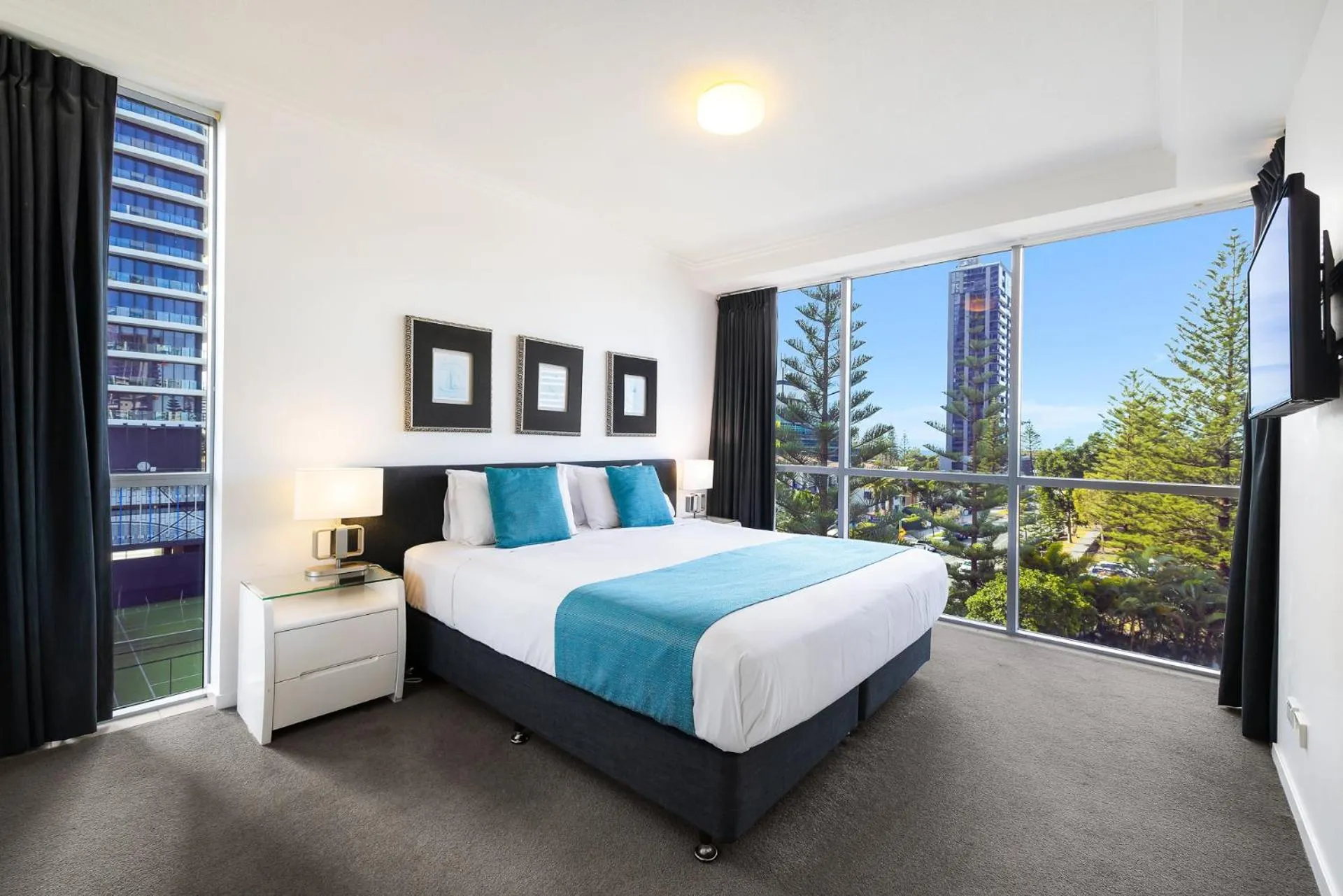 TV and multimedia, Bed in Ocean Pacific Resort - Official