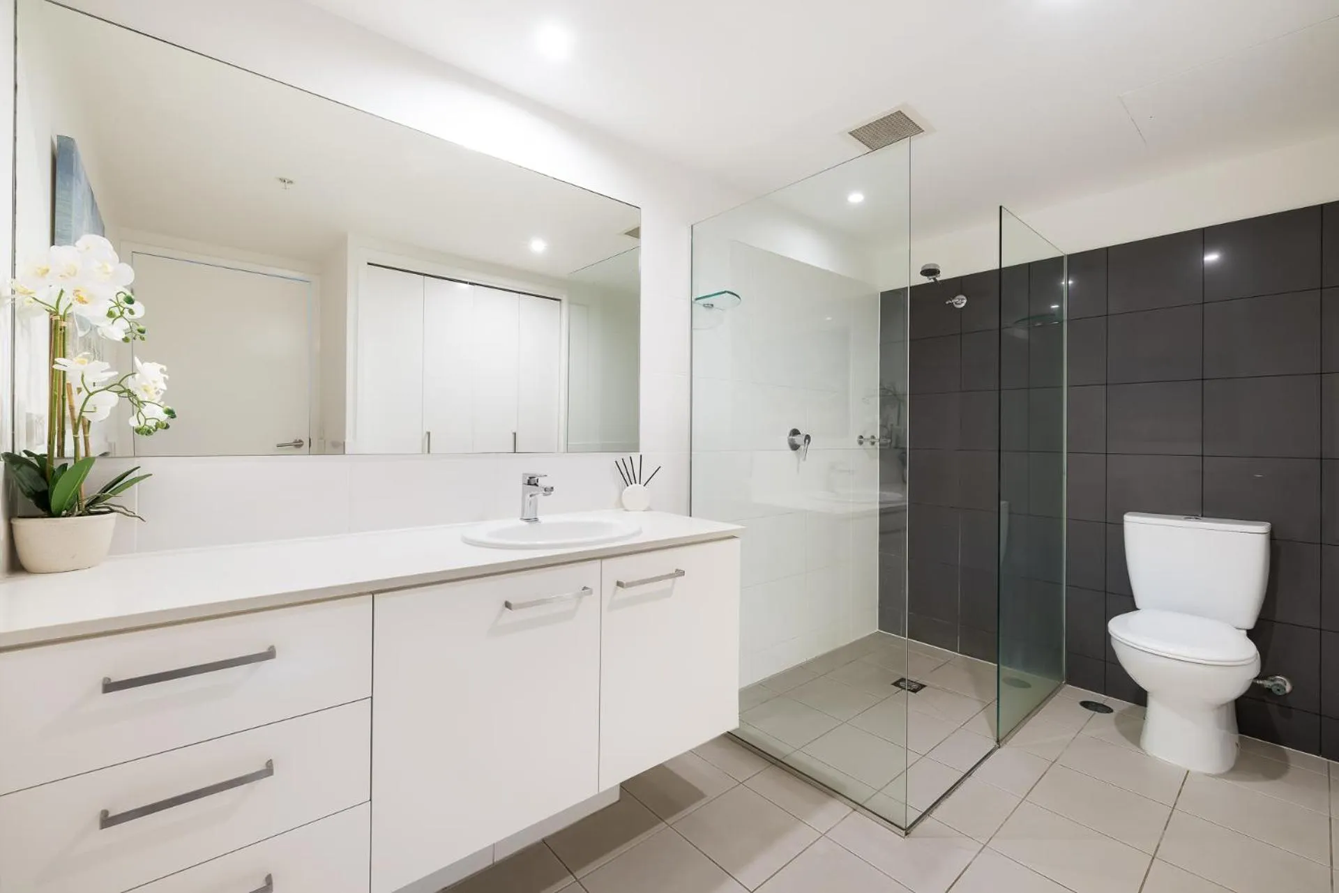 Ocean Pacific Resort - Official