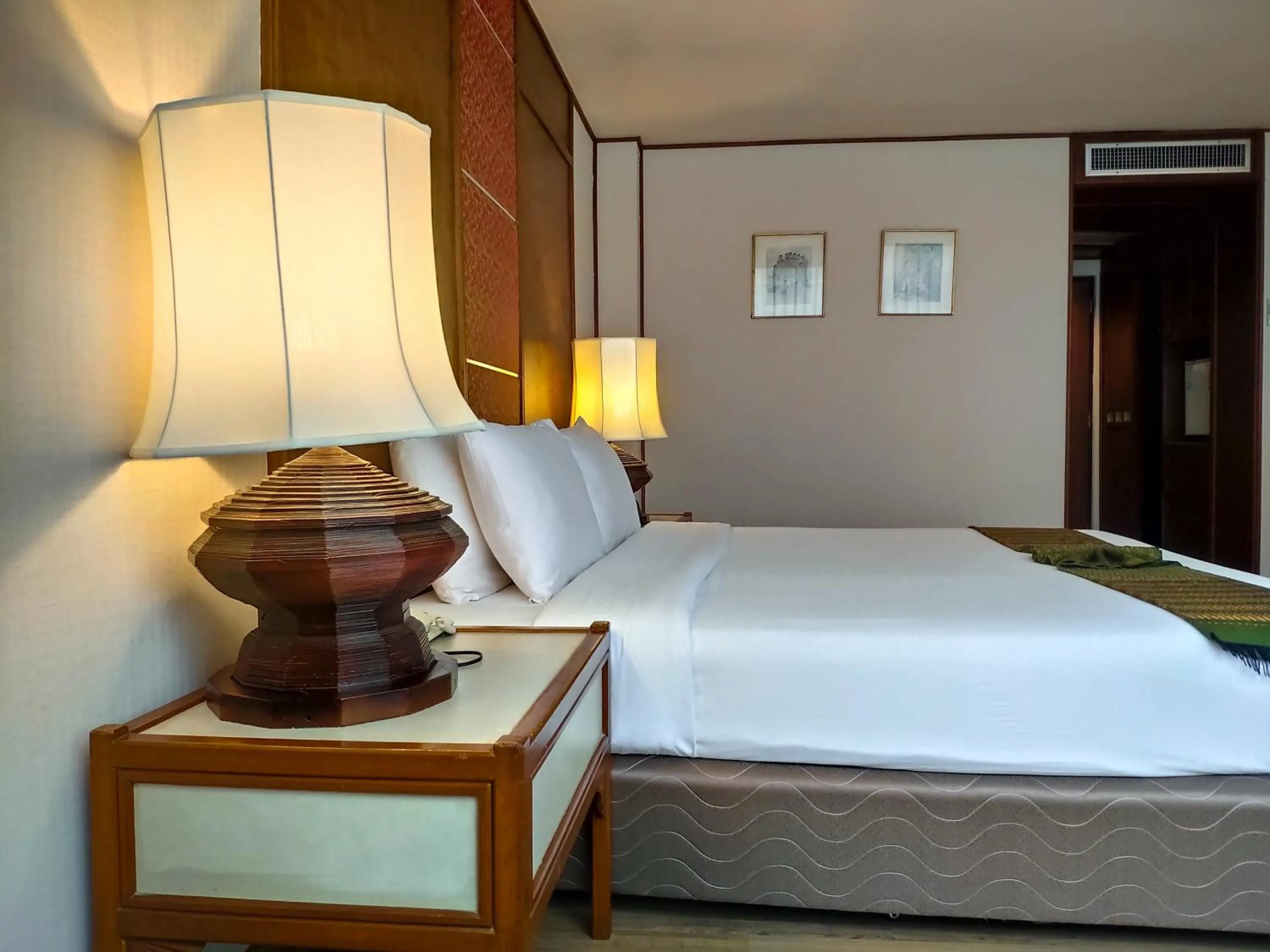 Bed in Chiang Mai Orchid Hotel