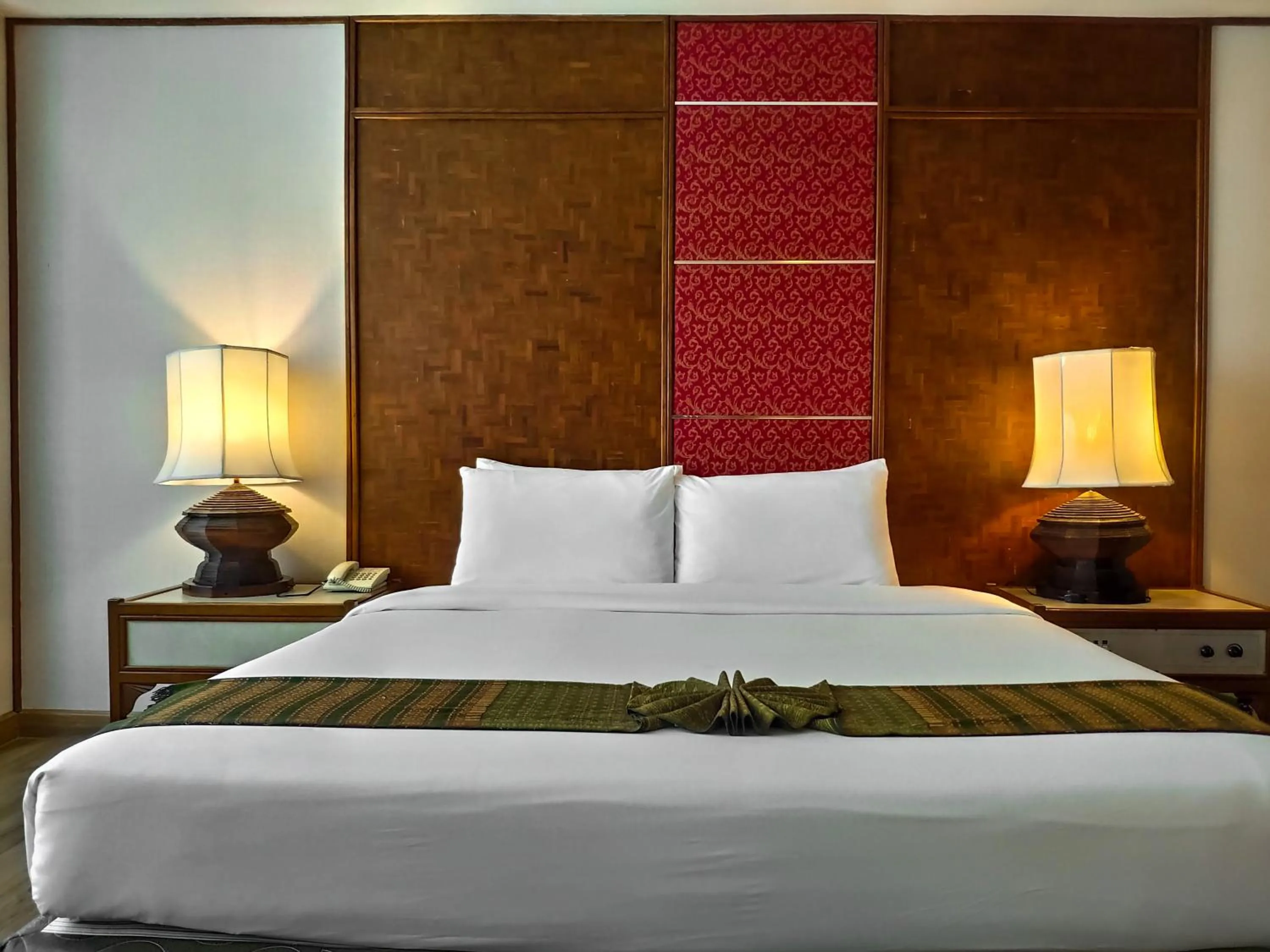 Bed in Chiang Mai Orchid Hotel