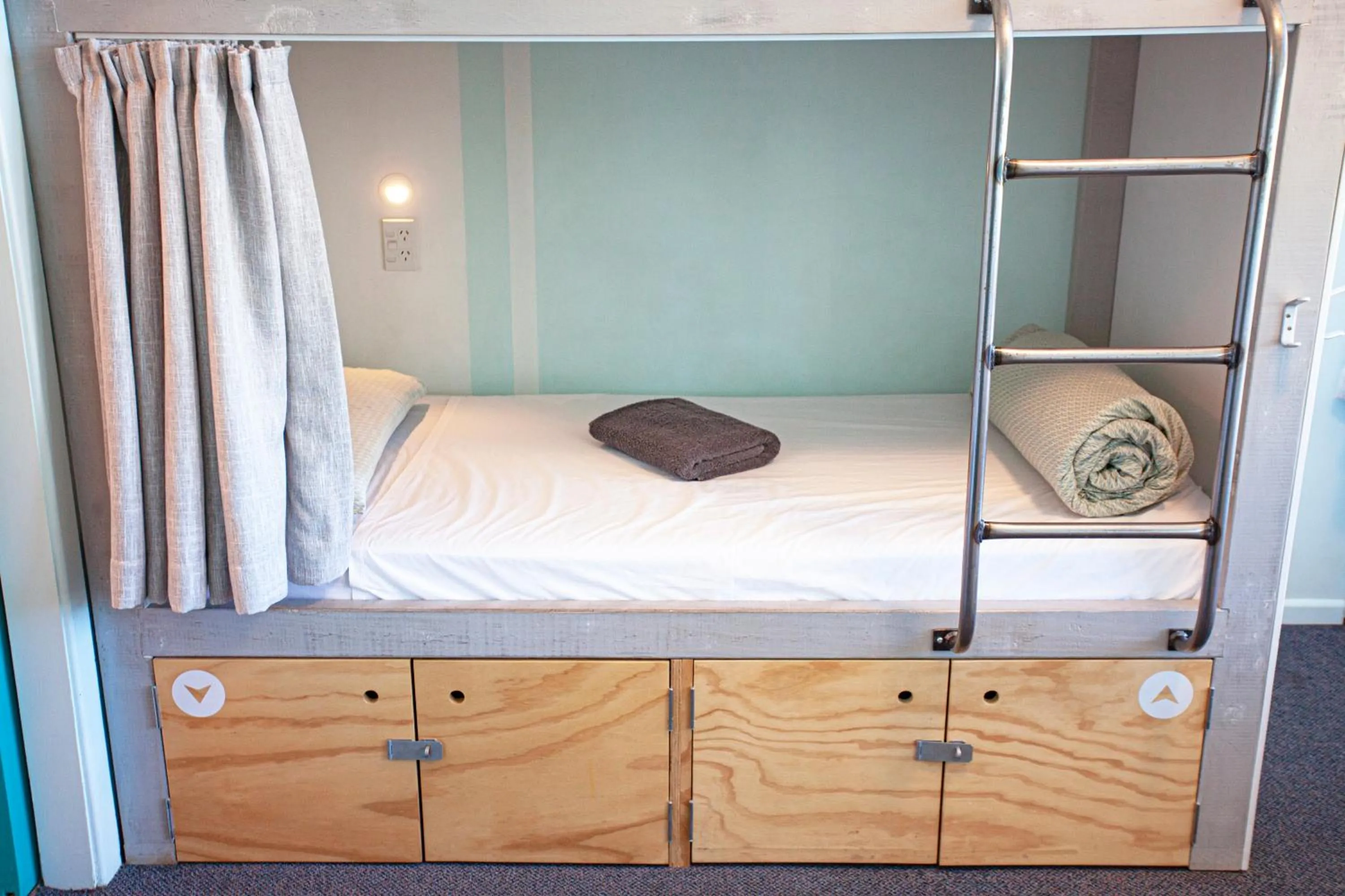 Bed in Absoloot Hostel Queenstown