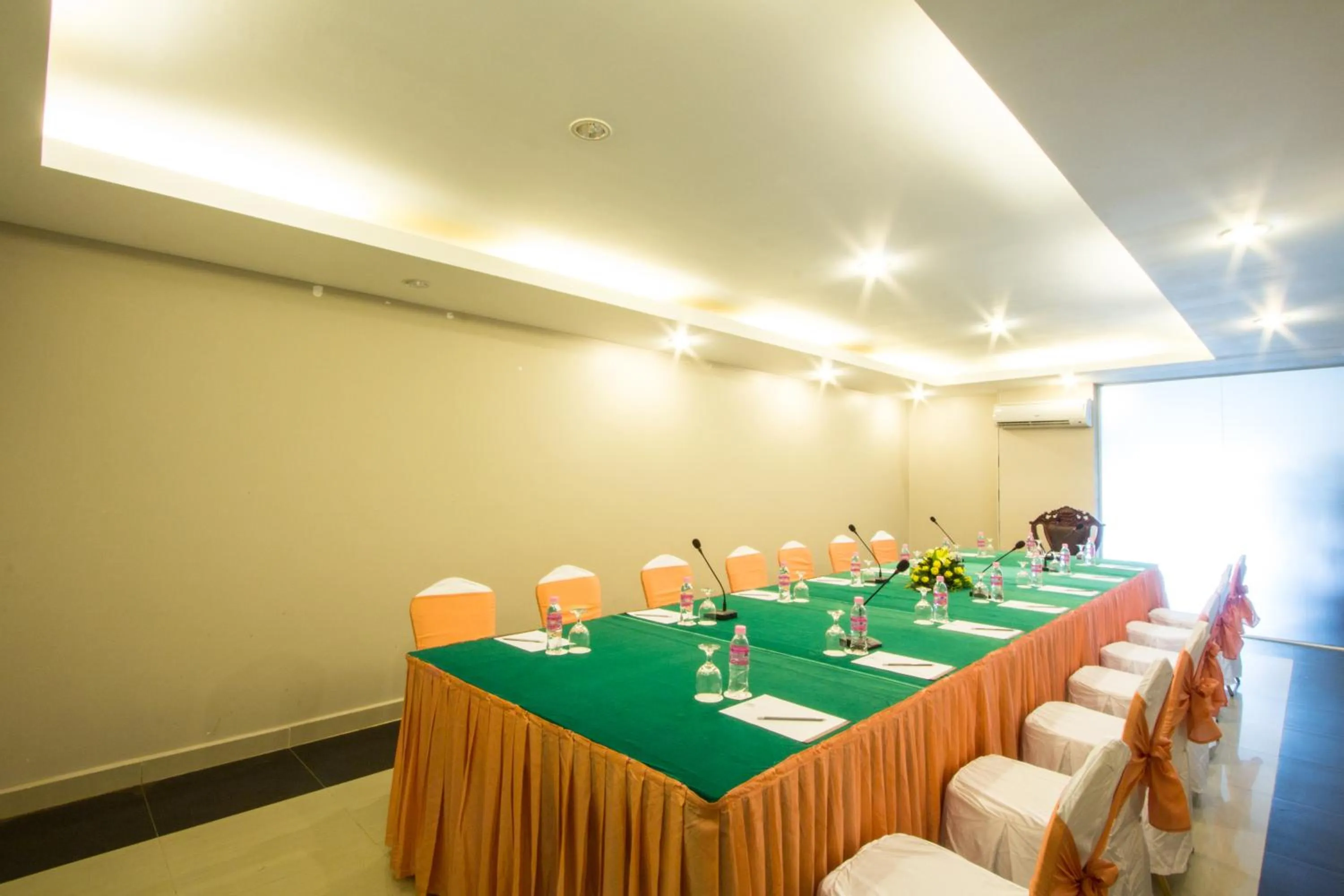 Business facilities in Royal Empire Hotel