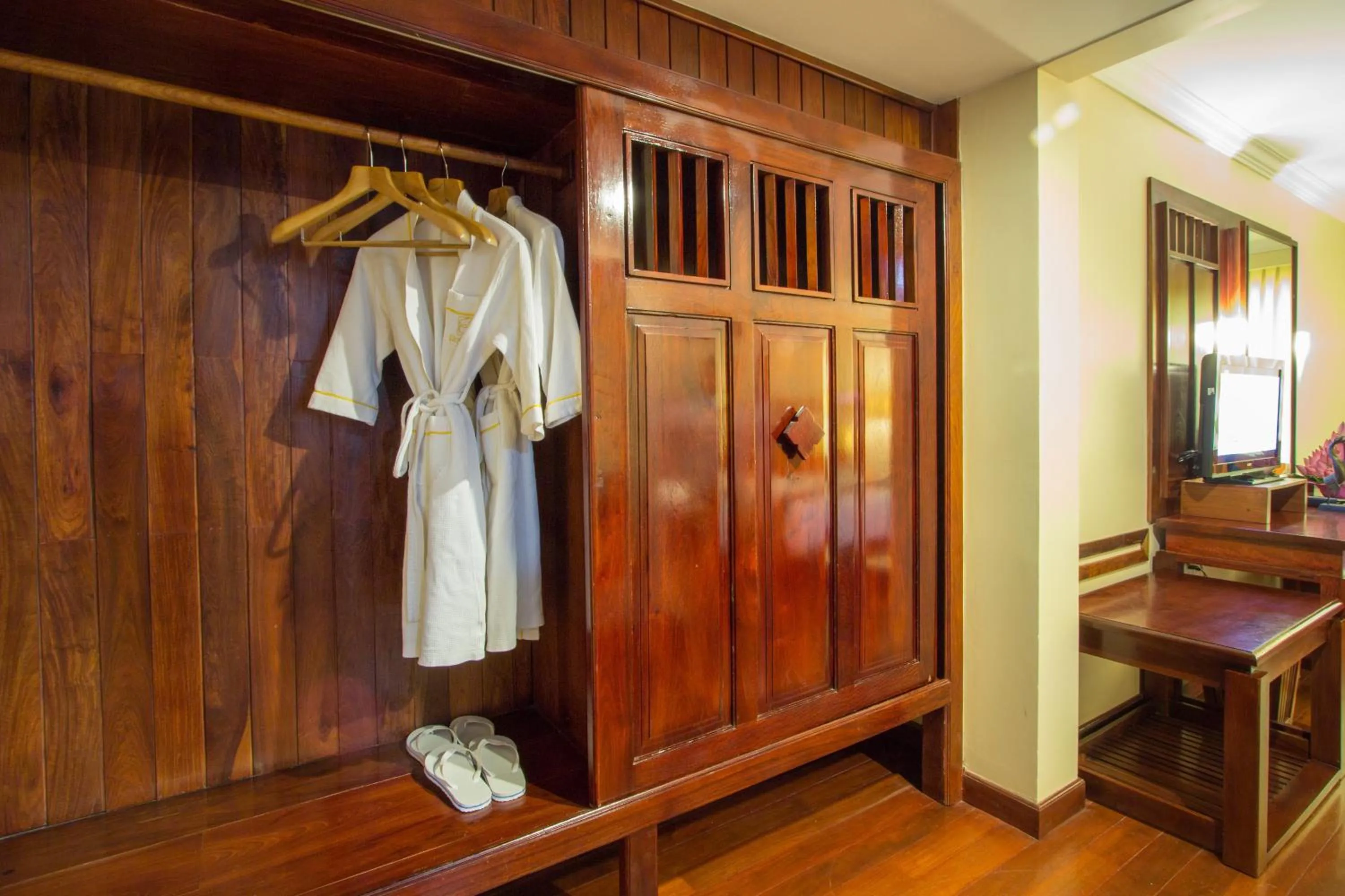 Area and facilities in Royal Empire Hotel