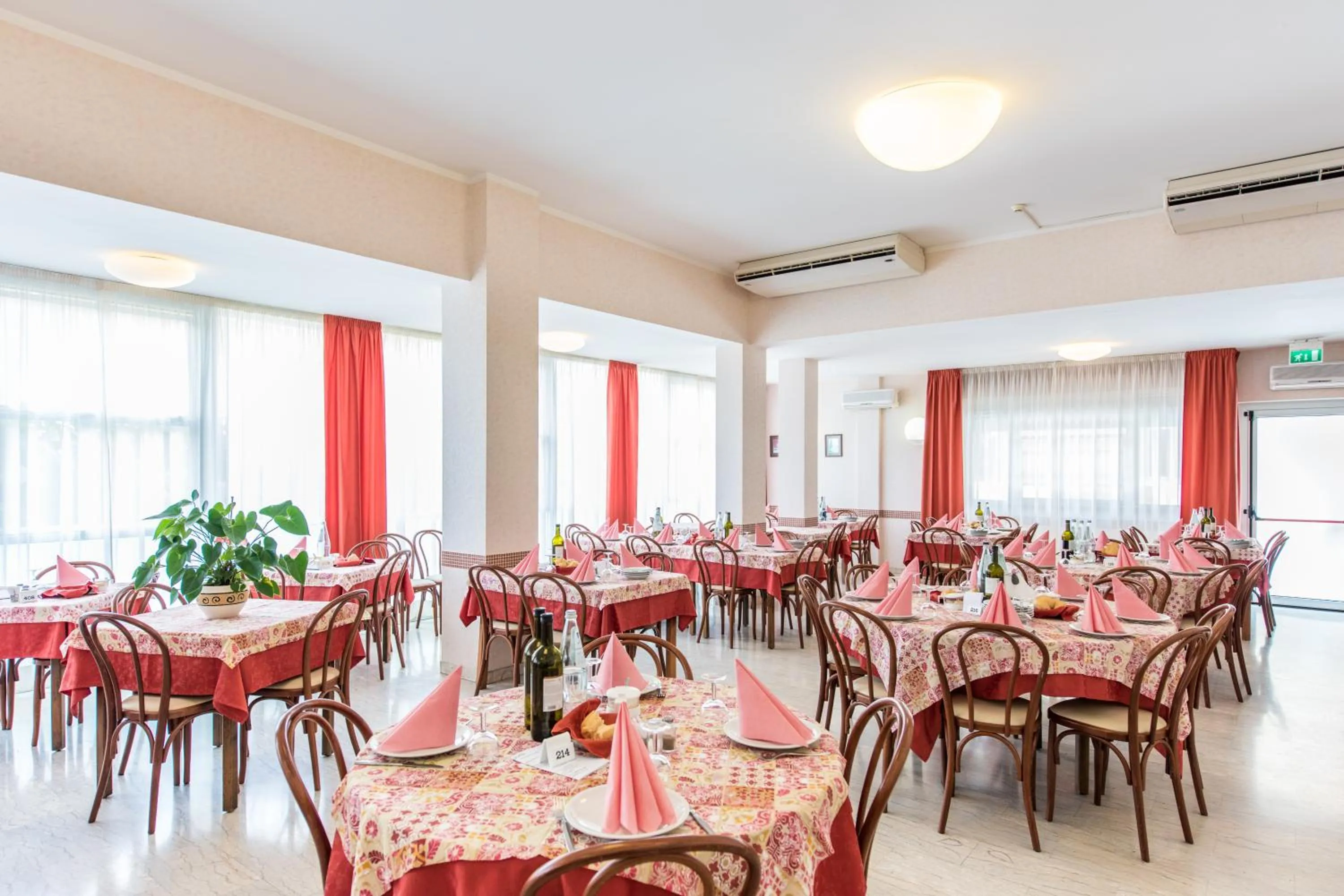 Dining area in Hotel Seven